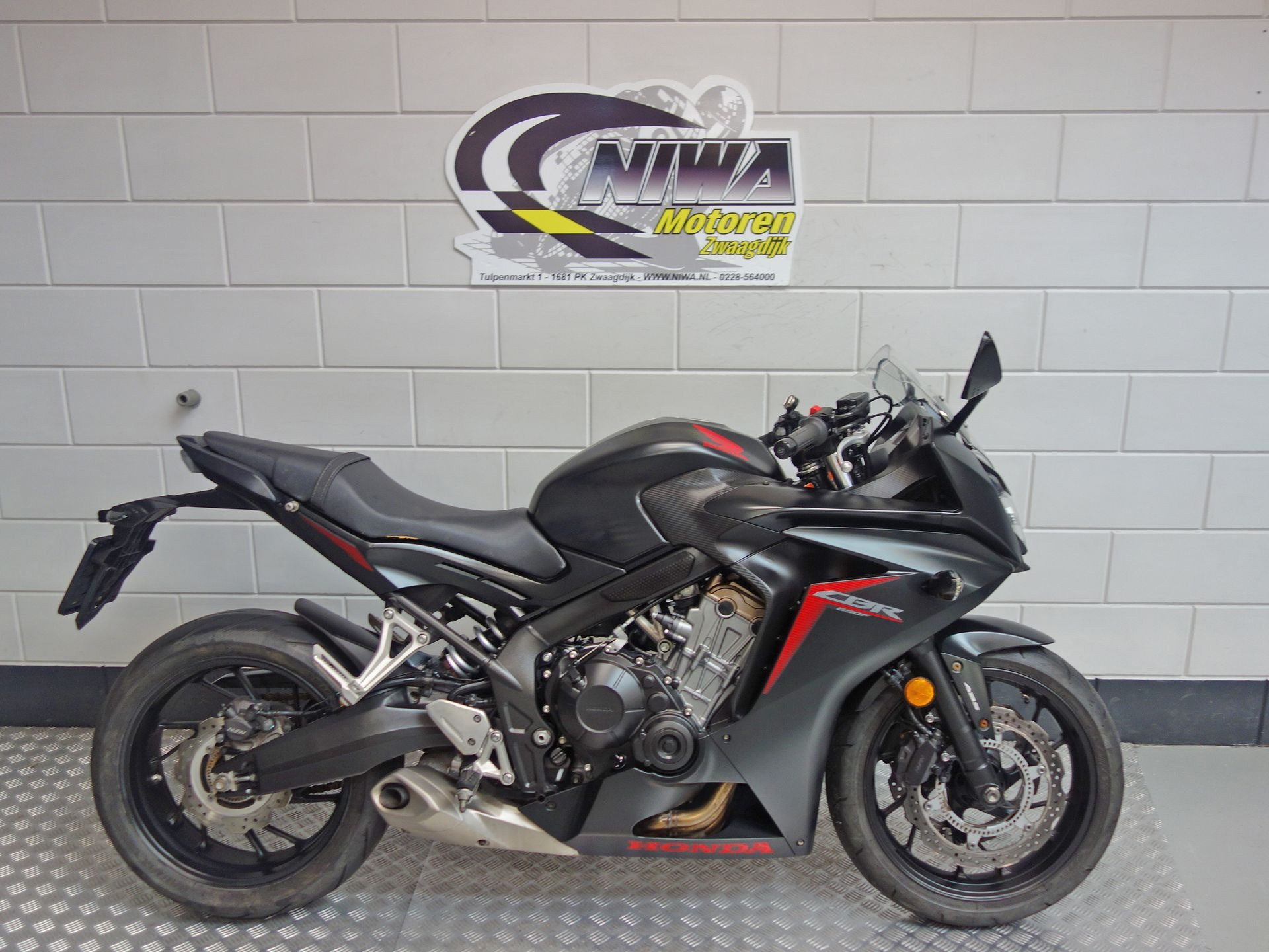 56630597-1 Gebruikte Honda CBR 650 naked bike met 649cc motor uit 2019 bij NIWA Motoren