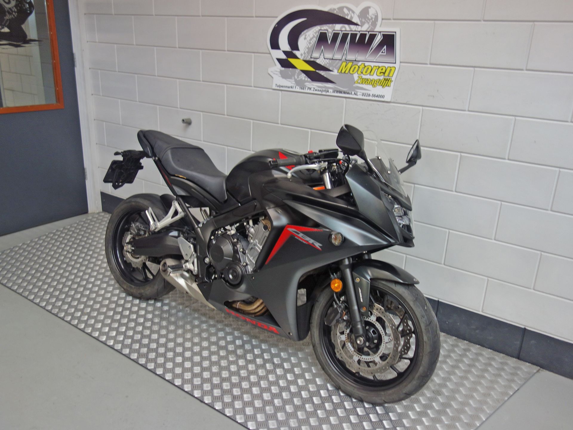 56630597-2 Gebruikte Honda CBR 650 naked bike met 649cc motor uit 2019 bij NIWA Motoren