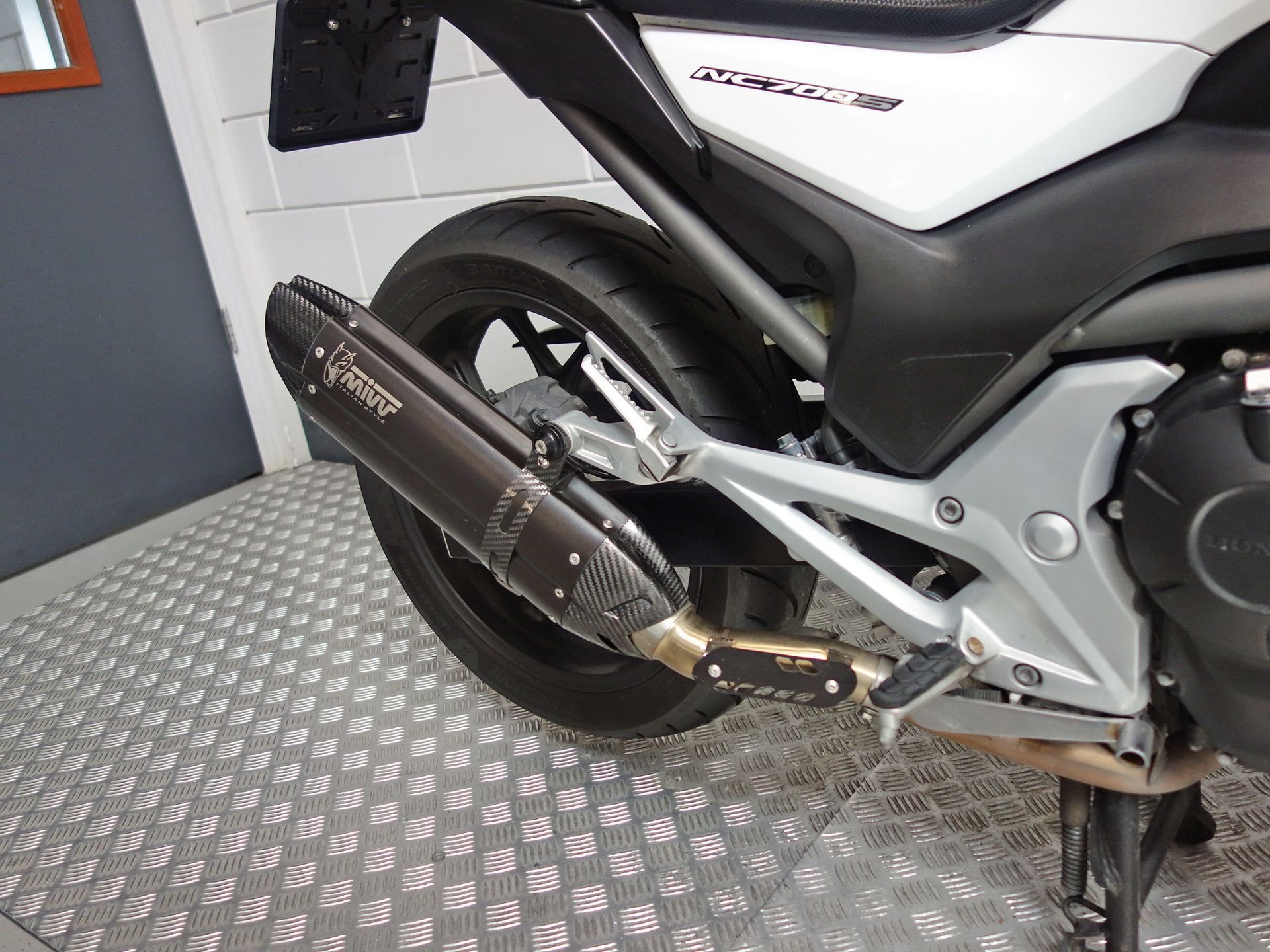 56630613-6 Gebruikte Honda NC 700 naked bike met 670cc motor uit 2013 bij NIWA Motoren
