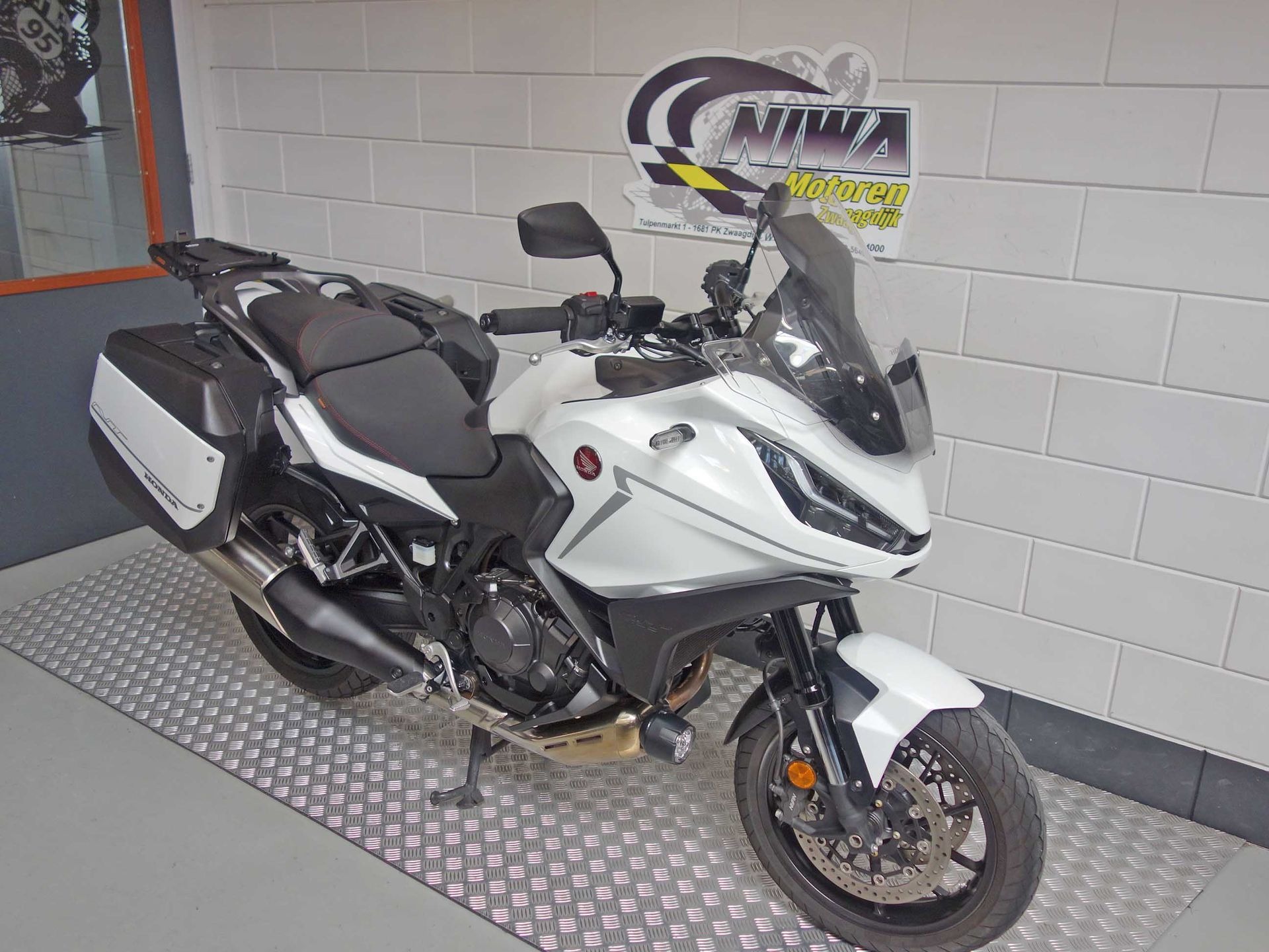 56630628-2 Gebruikte Honda NT 1100 tour met 1084cc motor uit 2022 bij NIWA Motoren