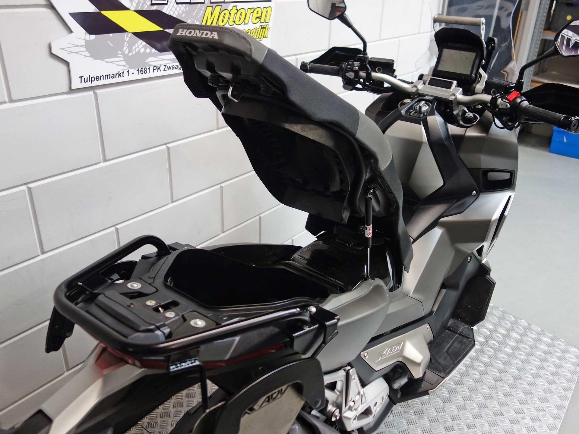 56630631-7 Gebruikte Honda NC 750 motorscooter met 745cc motor uit 2019 bij NIWA Motoren