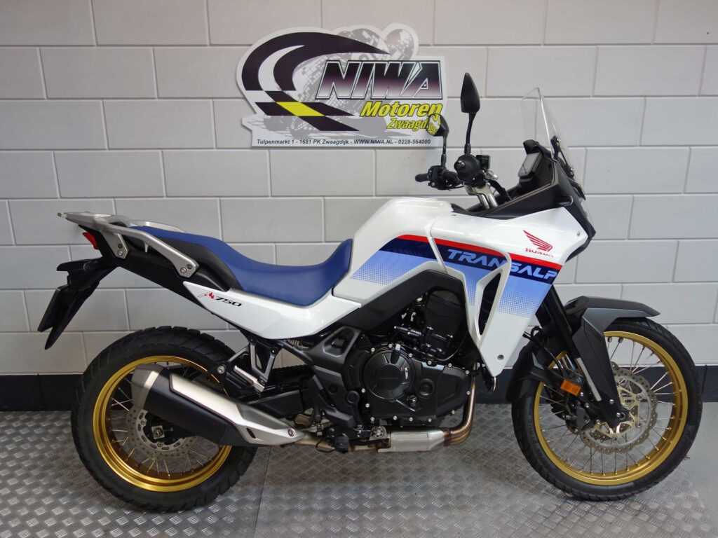 Gebruikte Honda XL 750 all-road met 755cc motor uit 2023 bij NIWA Motoren