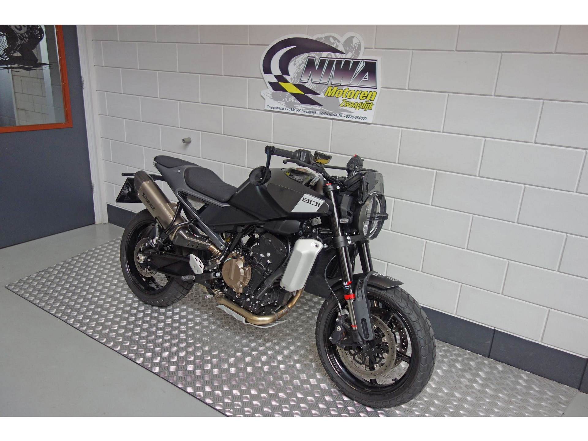56630669-2 Gebruikte Husqvarna Svartpilen naked bike met 799cc motor uit 2026 bij NIWA Motoren