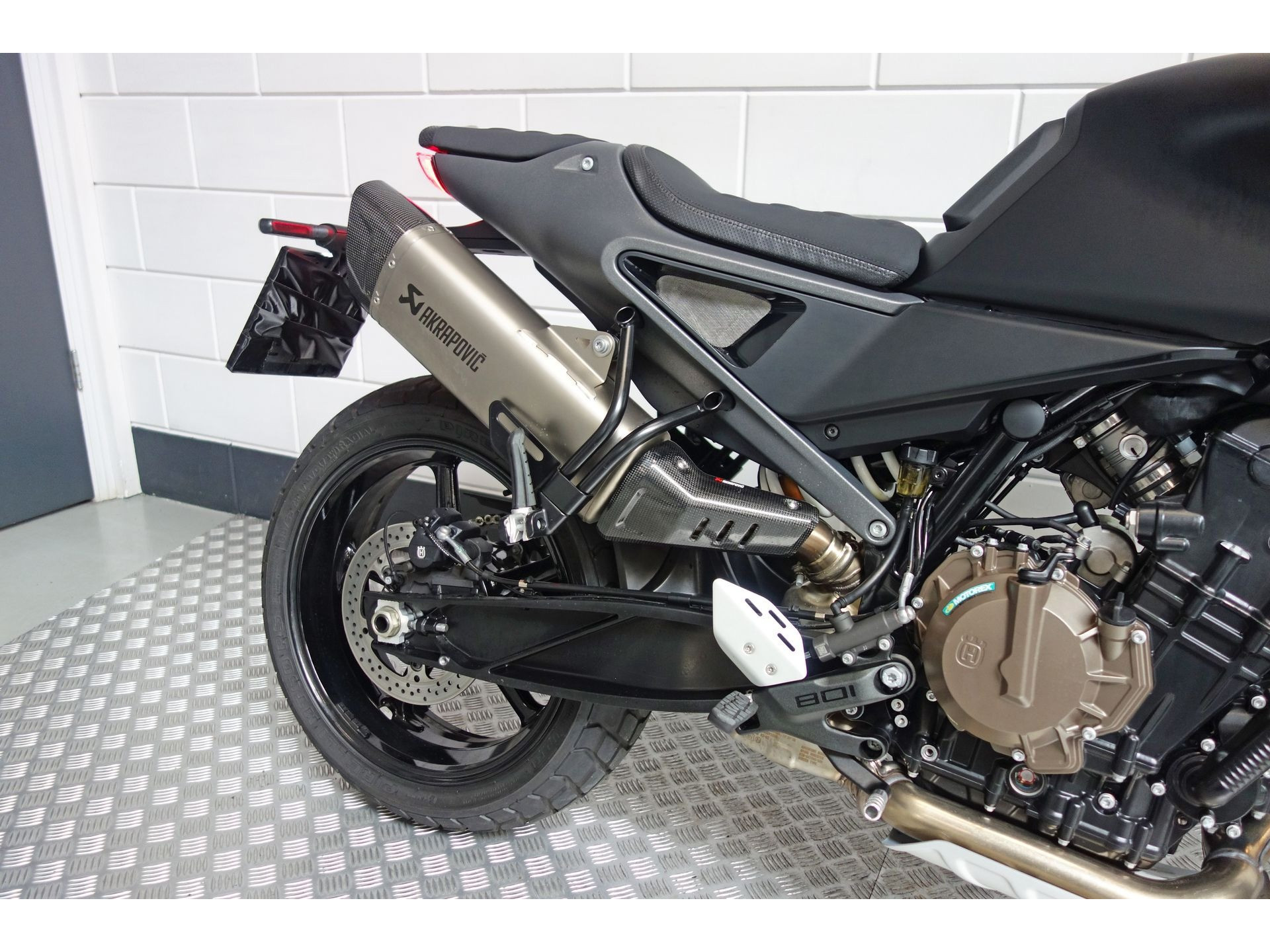 56630669-4 Gebruikte Husqvarna Svartpilen naked bike met 799cc motor uit 2026 bij NIWA Motoren