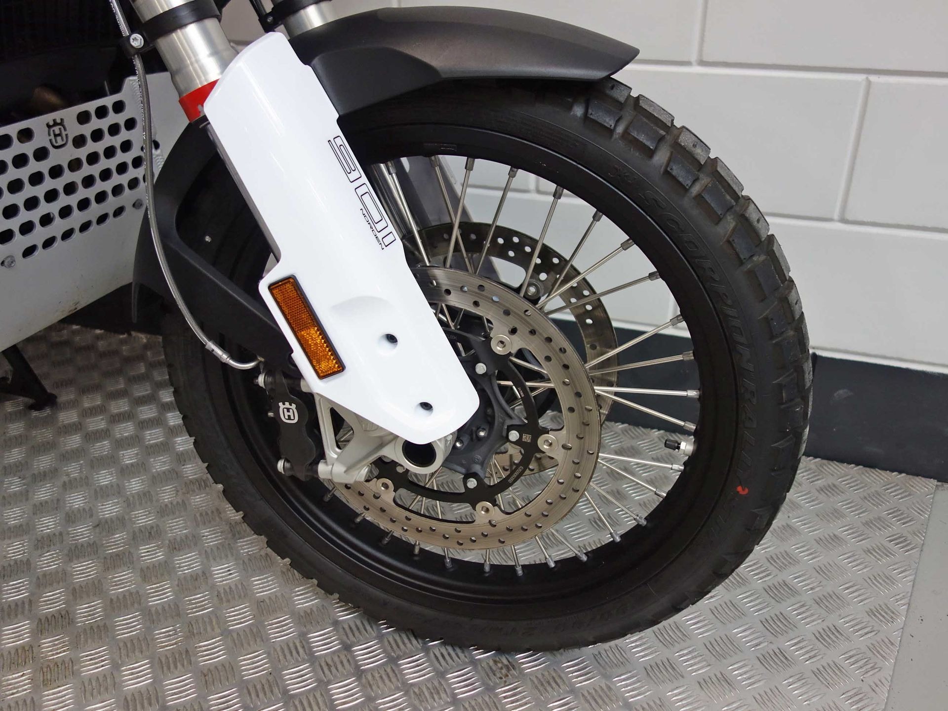 56630703-4 Gebruikte Husqvarna Norden 901 all-road met cc motor uit 2025 bij NIWA Motoren