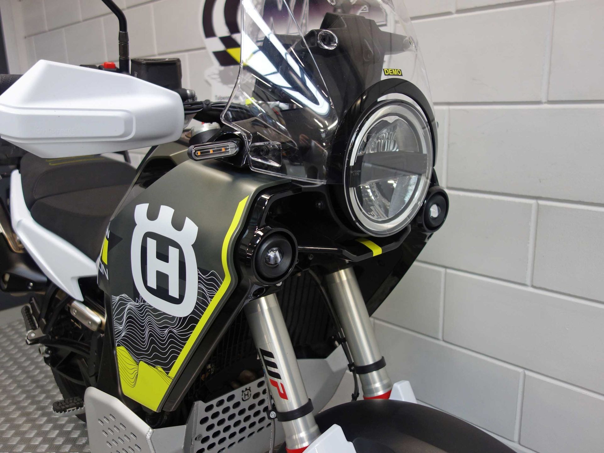 56630703-5 Gebruikte Husqvarna Norden 901 all-road met cc motor uit 2025 bij NIWA Motoren