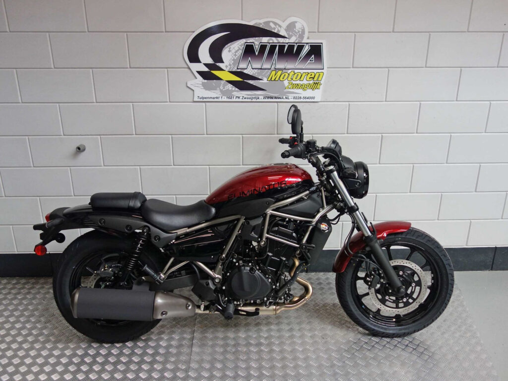 Nieuwe Kawasaki Eliminator 500 chopper met 451cc motor uit 2026 bij NIWA Motoren