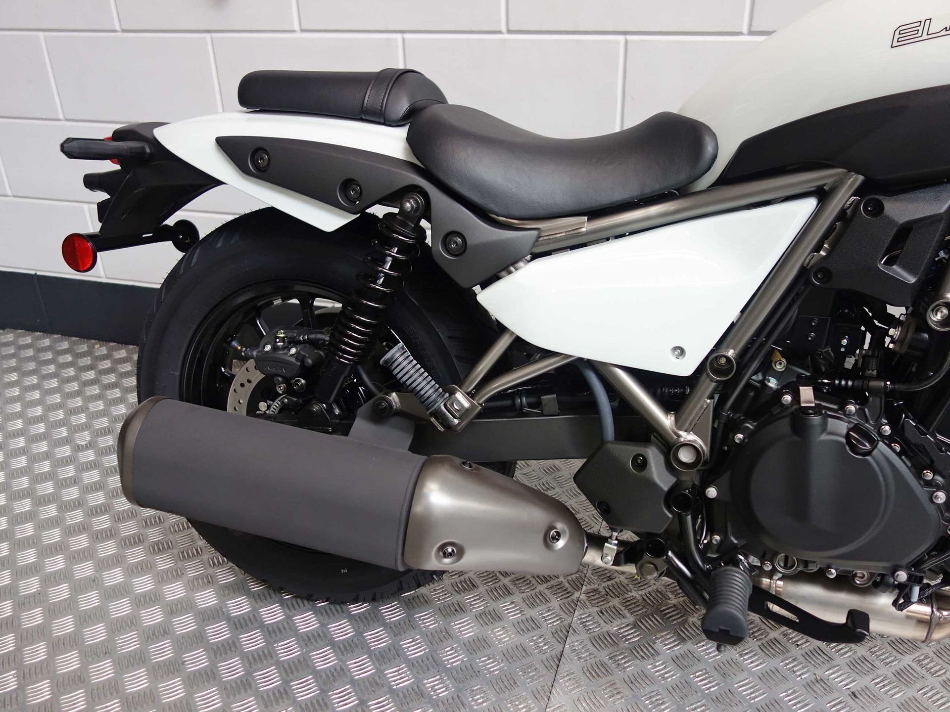 56630722-5 Nieuwe Kawasaki Eliminator 500 chopper met 451cc motor uit 2026 bij NIWA Motoren