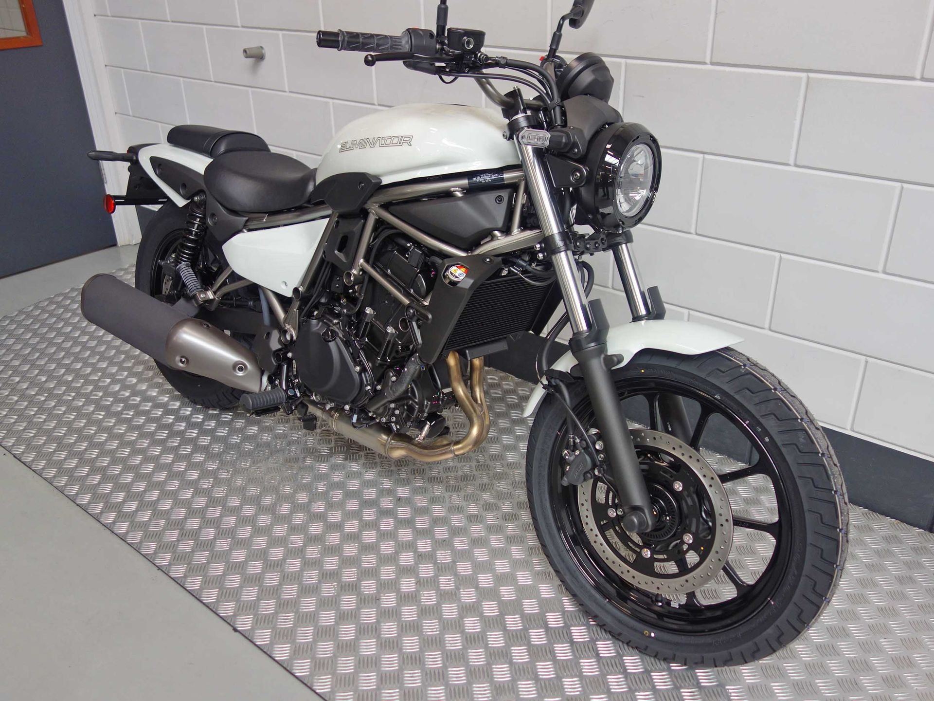 56630722-6 Nieuwe Kawasaki Eliminator 500 chopper met 451cc motor uit 2026 bij NIWA Motoren