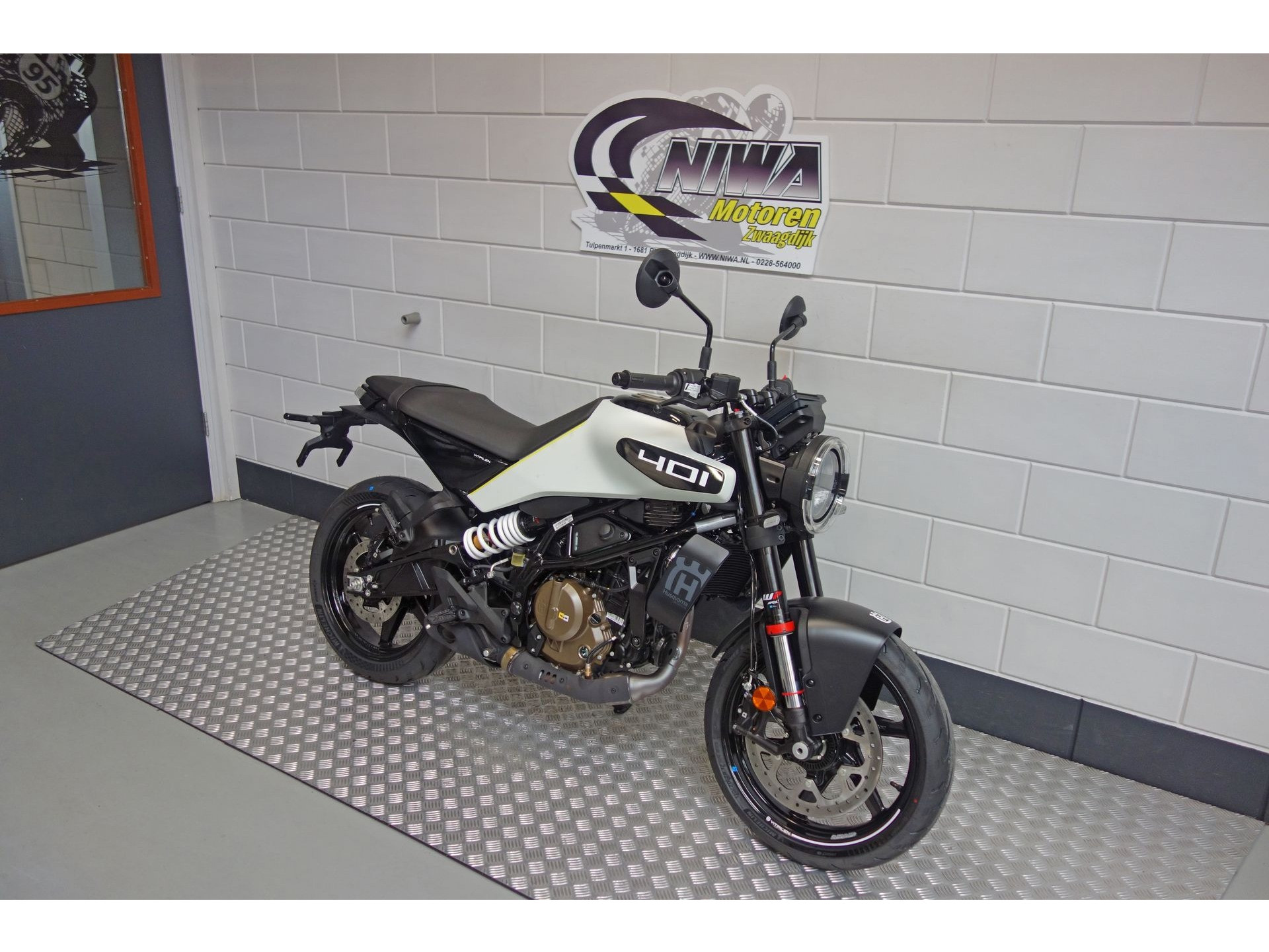 56630726-2 Nieuwe Husqvarna Vitpilen naked bike met cc motor uit 2025 bij NIWA Motoren