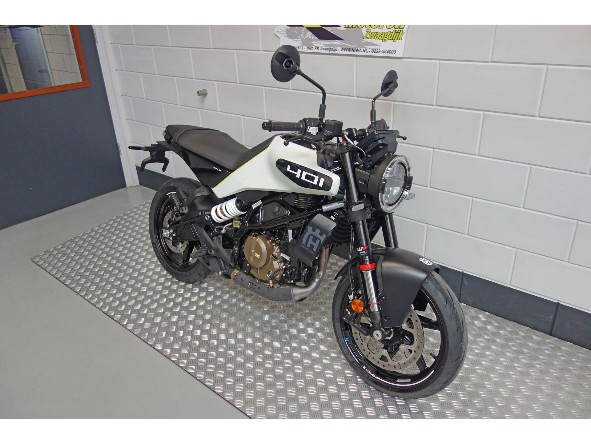 56630726-5 Nieuwe Husqvarna Vitpilen naked bike met cc motor uit 2025 bij NIWA Motoren
