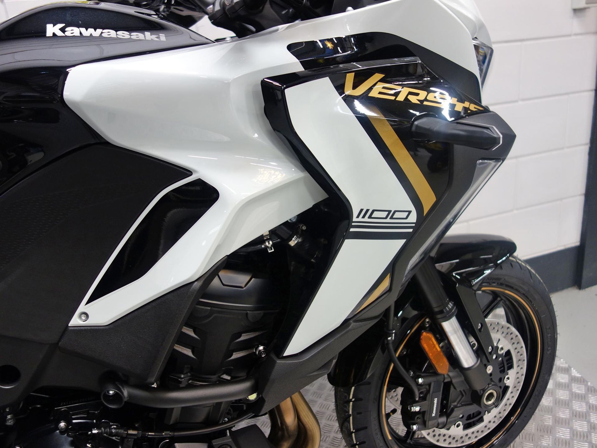 56630911-7 Nieuwe Kawasaki Versys 1100 tour met 1099cc motor uit 2025 bij NIWA Motoren