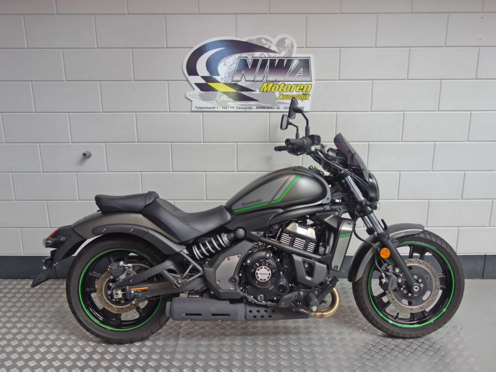Gebruikte Kawasaki Vulcan chopper met 649cc motor uit 2023 bij NIWA Motoren