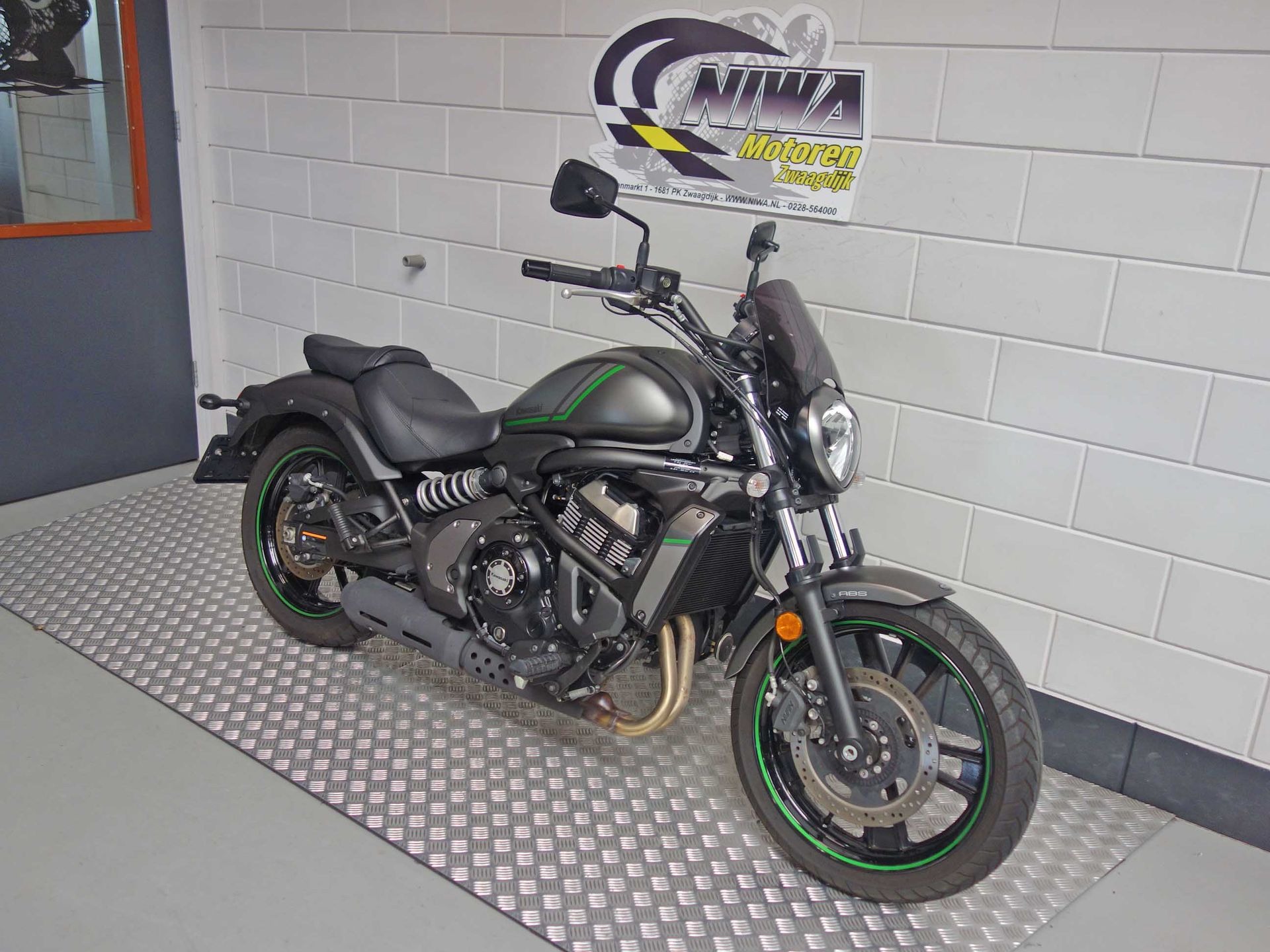 56630943-2 Gebruikte Kawasaki Vulcan chopper met 649cc motor uit 2023 bij NIWA Motoren