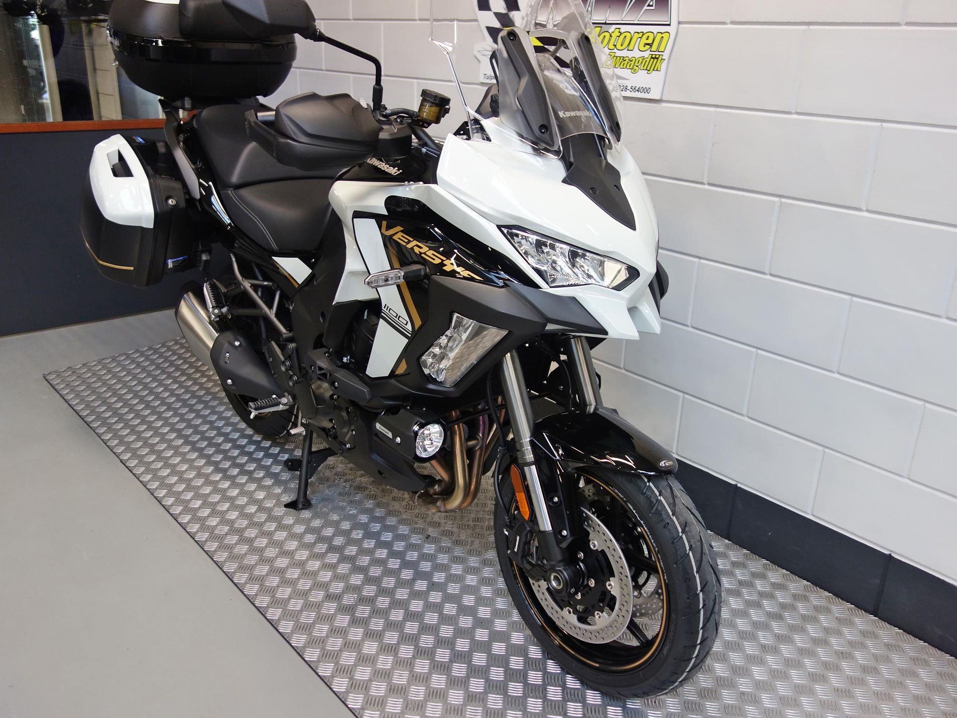 56630946-7 Nieuwe Kawasaki Versys 1100 tour met cc motor uit 2025 bij NIWA Motoren