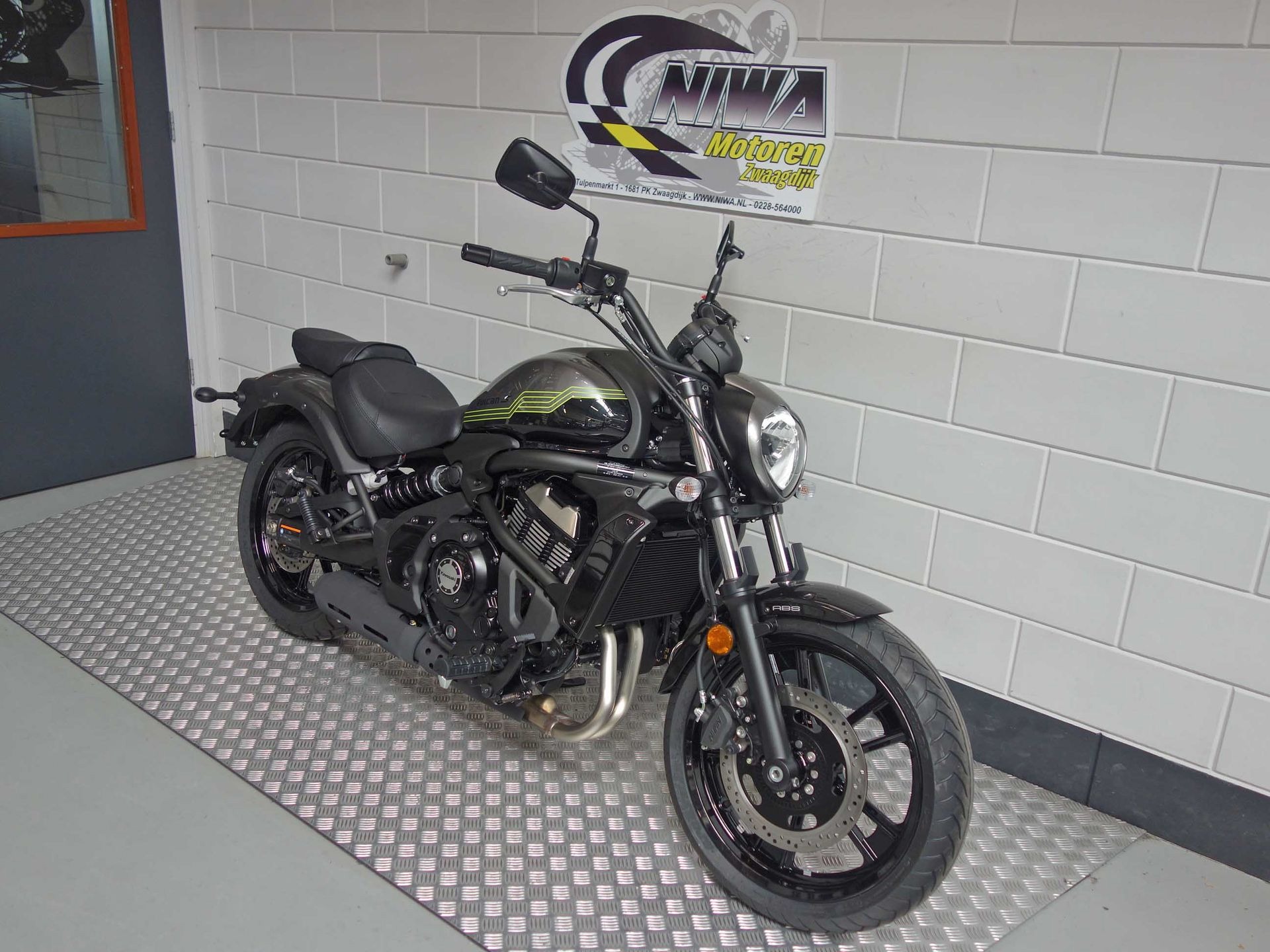 56631689-3 Nieuwe Kawasaki Vulcan chopper met 649cc motor uit 2026 bij NIWA Motoren