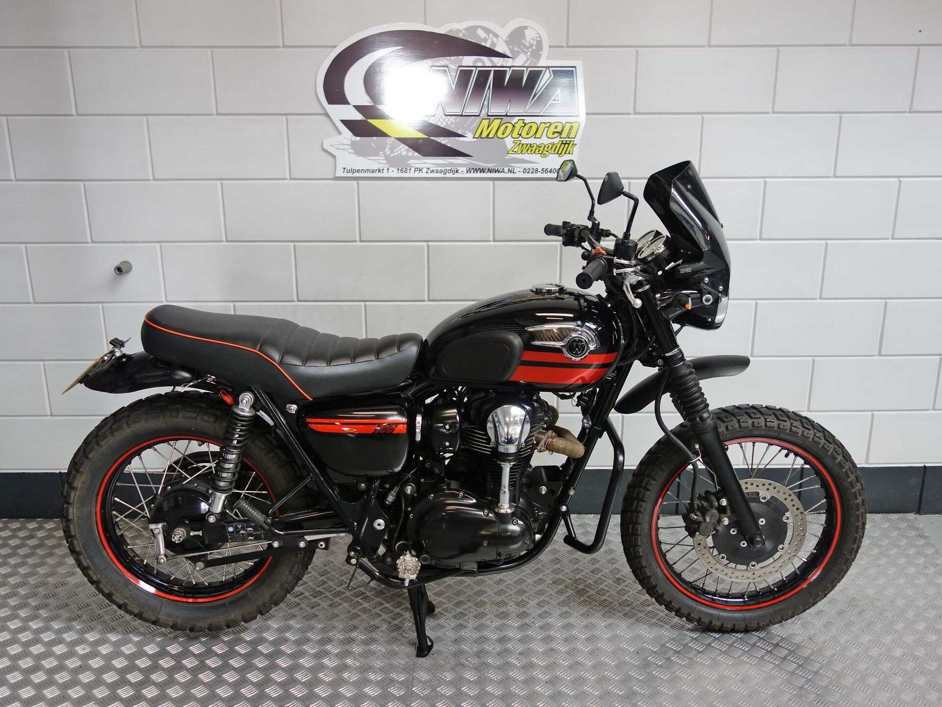 56631702-1 Gebruikte Kawasaki W800 naked bike met 773cc motor uit 2014 bij NIWA Motoren