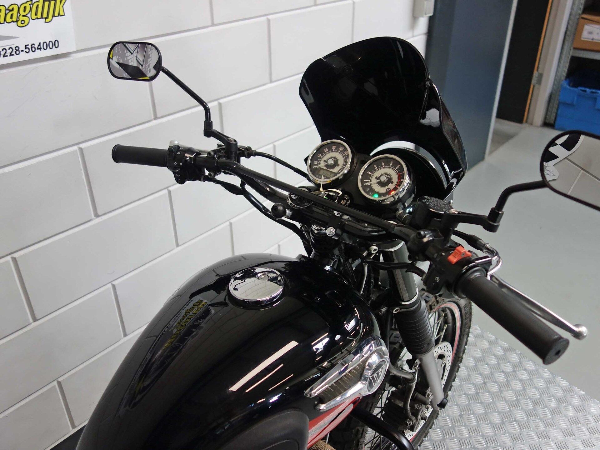 56631702-4 Gebruikte Kawasaki W800 naked bike met 773cc motor uit 2014 bij NIWA Motoren