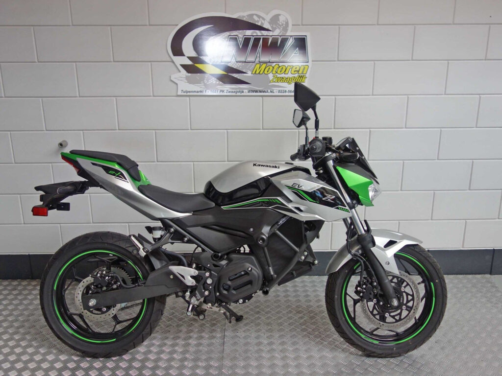 Nieuwe Kawasaki naked bike met cc motor uit 2024 bij NIWA Motoren