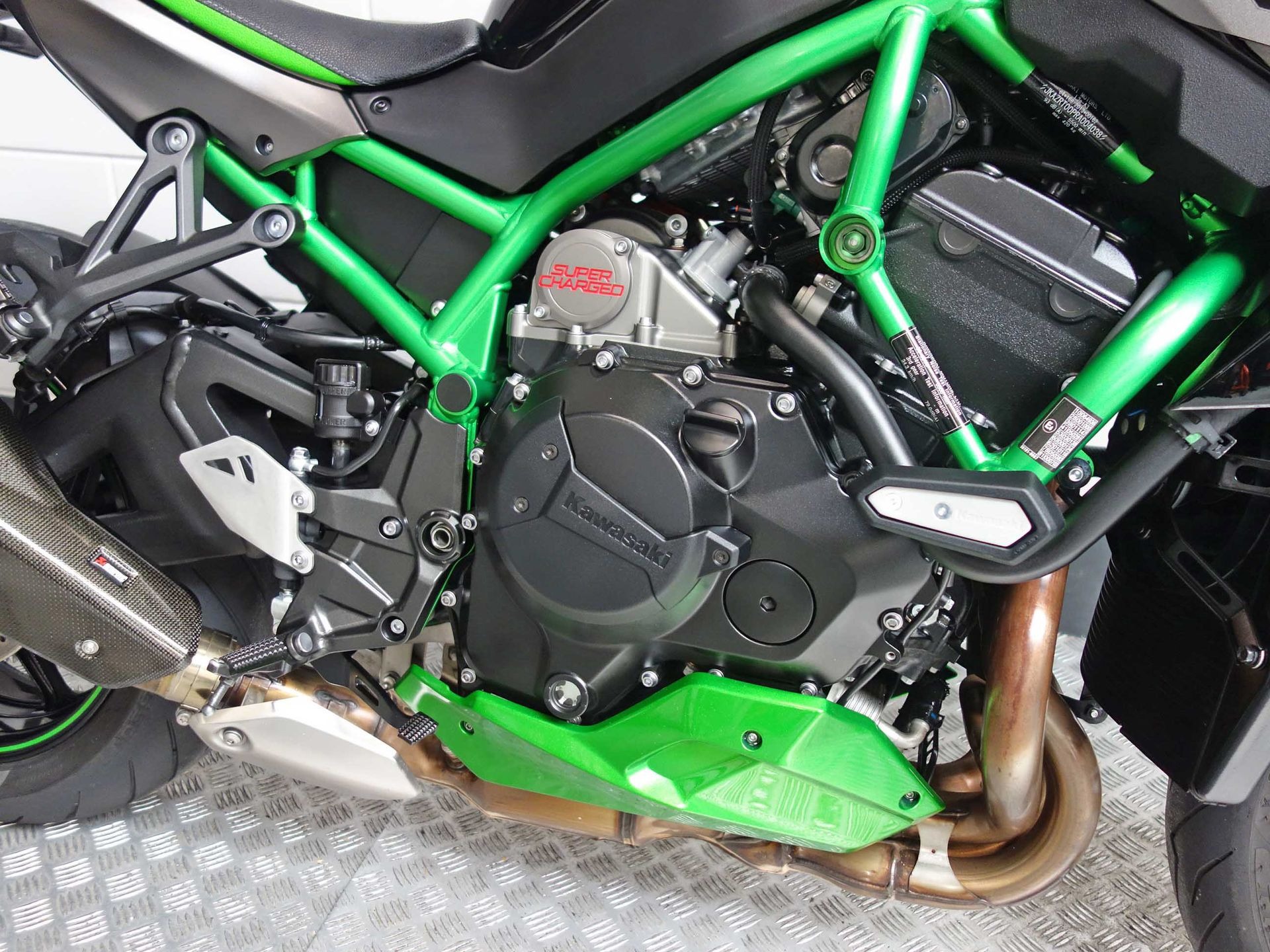 56631731-4 Gebruikte Kawasaki Z H2 naked bike met 998cc motor uit 2024 bij NIWA Motoren