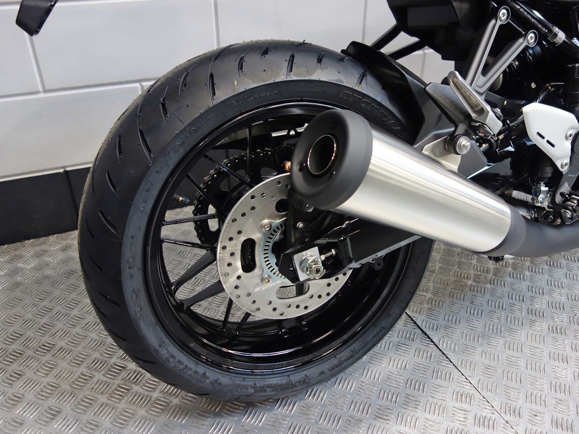 56631907-7 Nieuwe Kawasaki Z900RS naked bike met 948cc motor uit 2026 bij NIWA Motoren