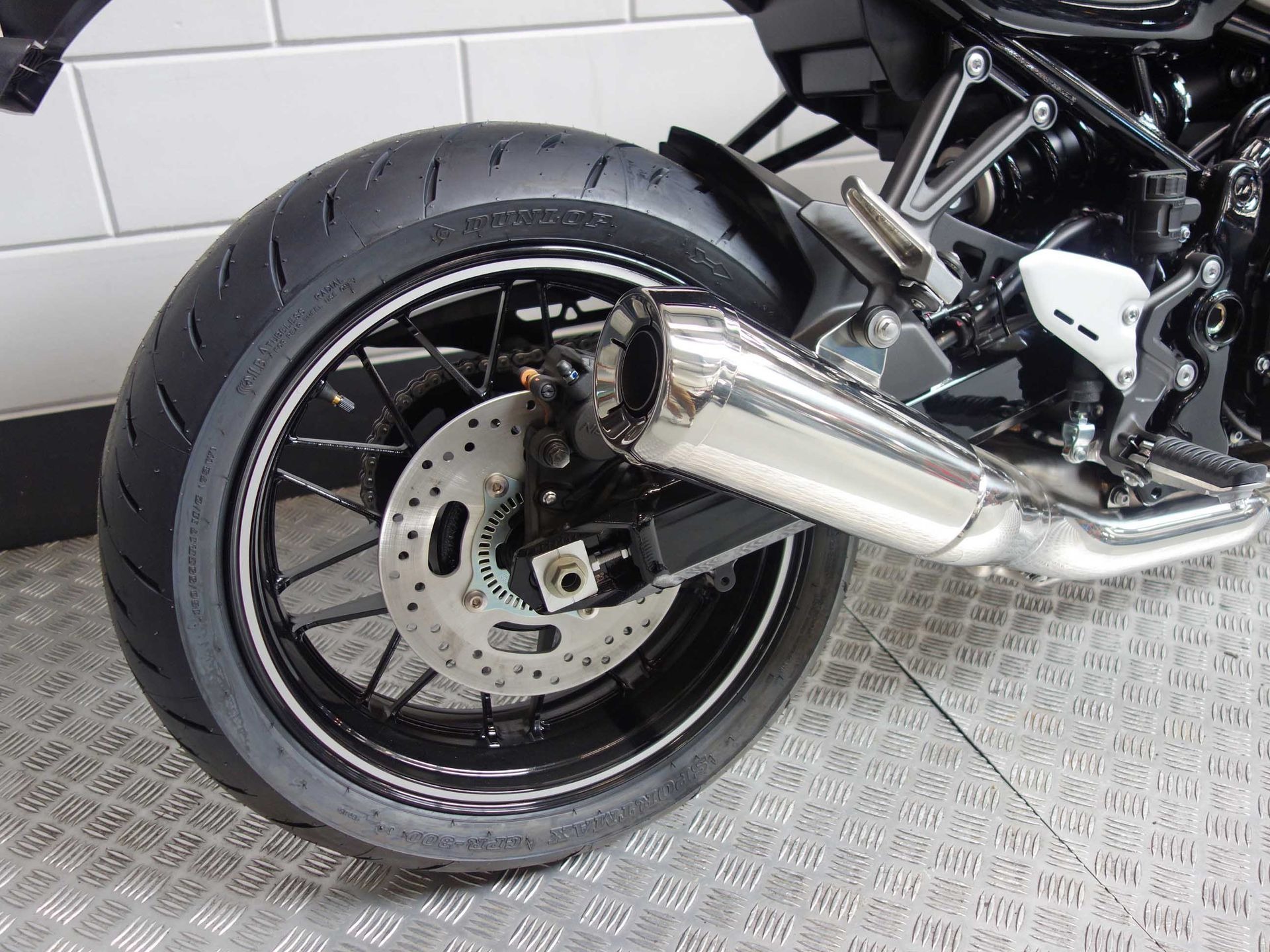 56631911-6 Nieuwe Kawasaki Z900RS naked bike met 948cc motor uit 2026 bij NIWA Motoren
