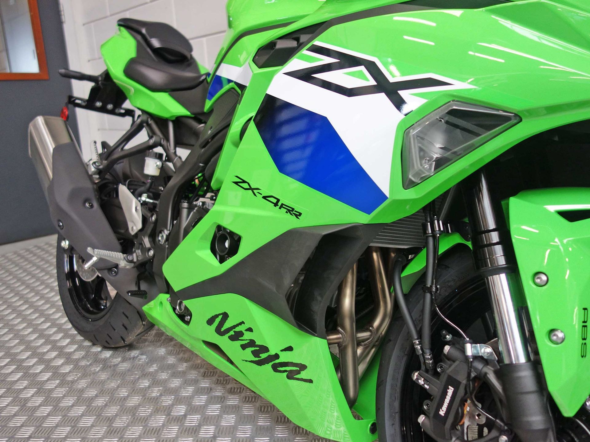 56631978-4 Nieuwe Kawasaki ZX-4 supersport met 399cc motor uit 2026 bij NIWA Motoren