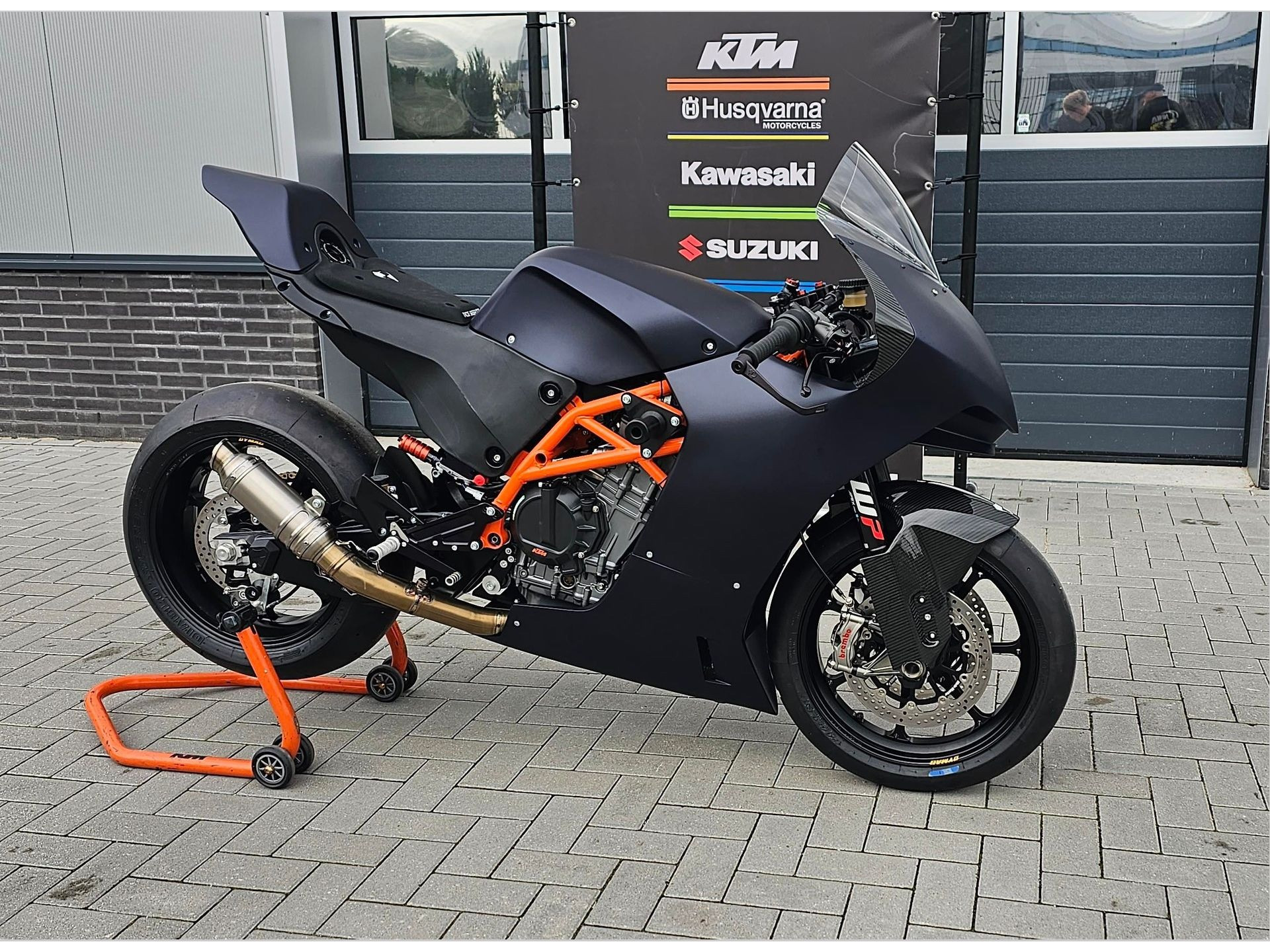 56632007-15 Nieuwe supersport met 890cc motor uit 2025 bij NIWA Motoren