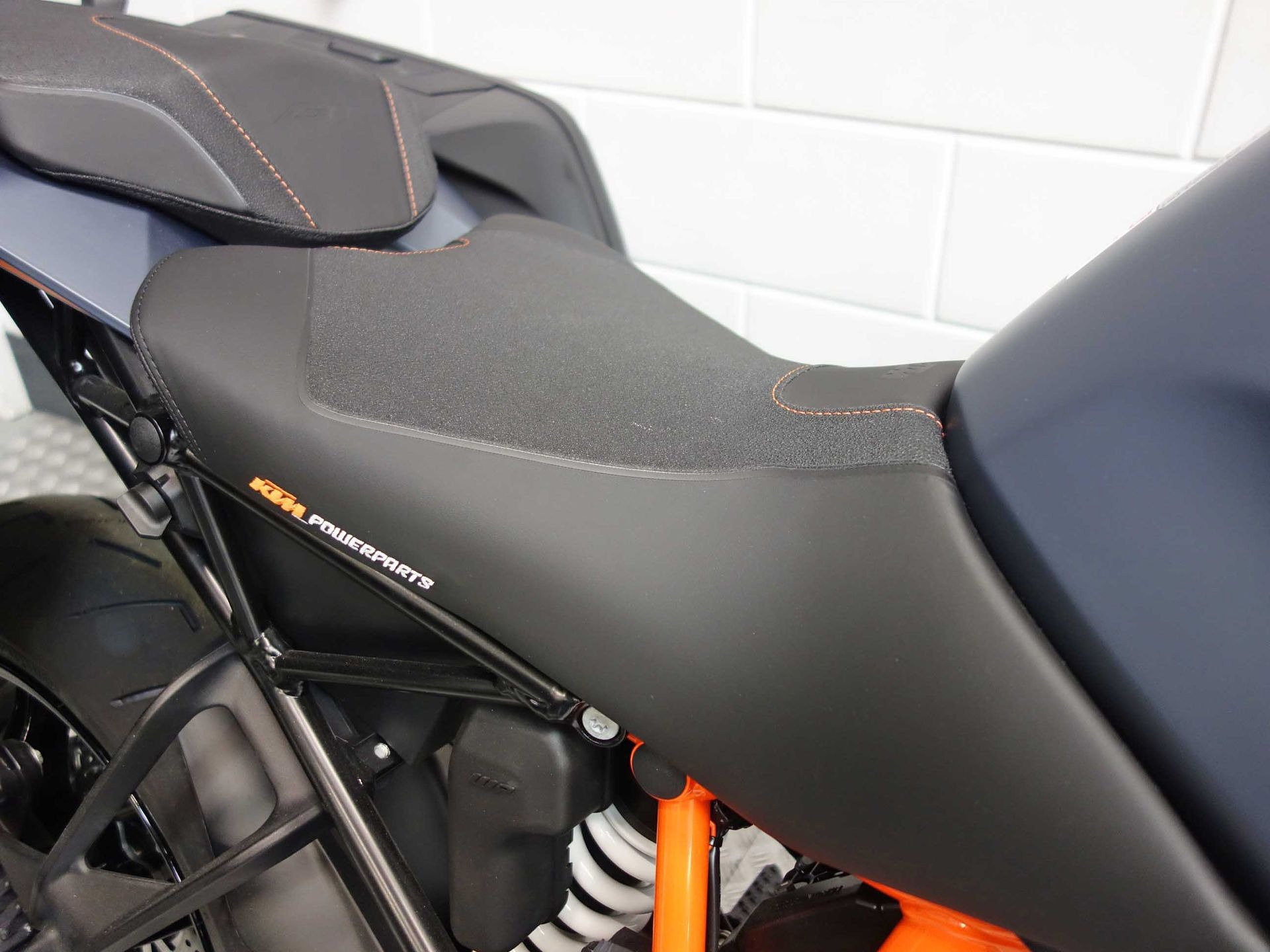 56632128-4 Nieuwe KTM 1290 tour met 1301cc motor uit 2024 bij NIWA Motoren