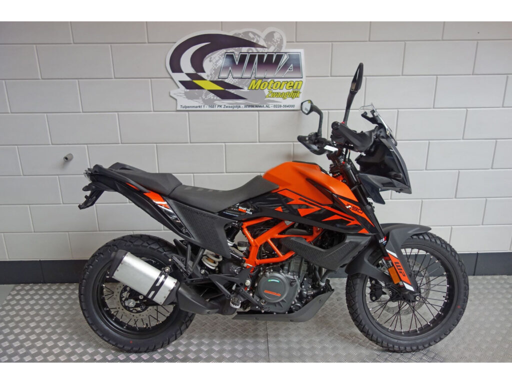 Nieuwe KTM 390 tour met 373cc motor uit 2024 bij NIWA Motoren