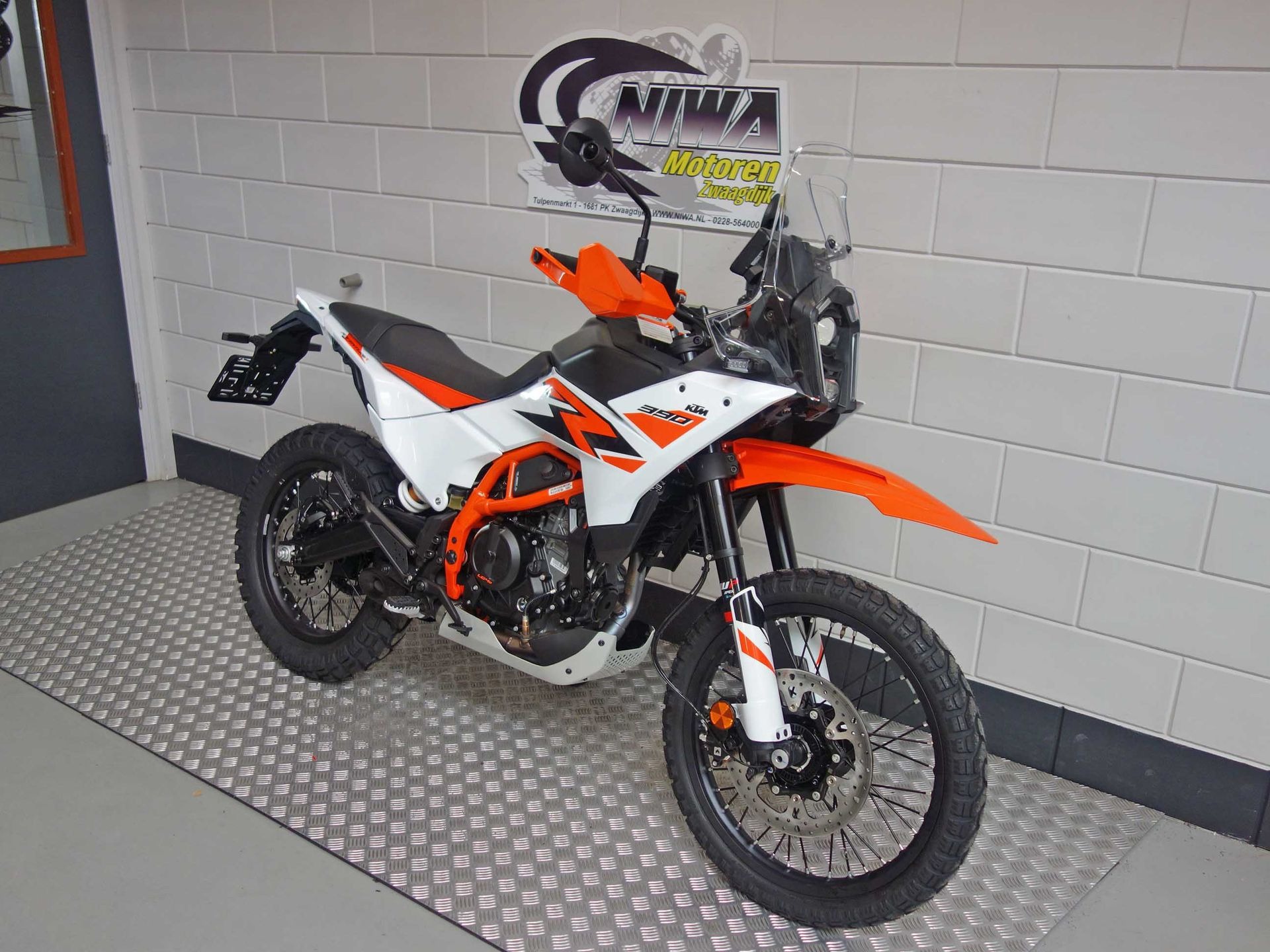 56632246-2 Nieuwe KTM 390 tour met 390cc motor uit 2026 bij NIWA Motoren