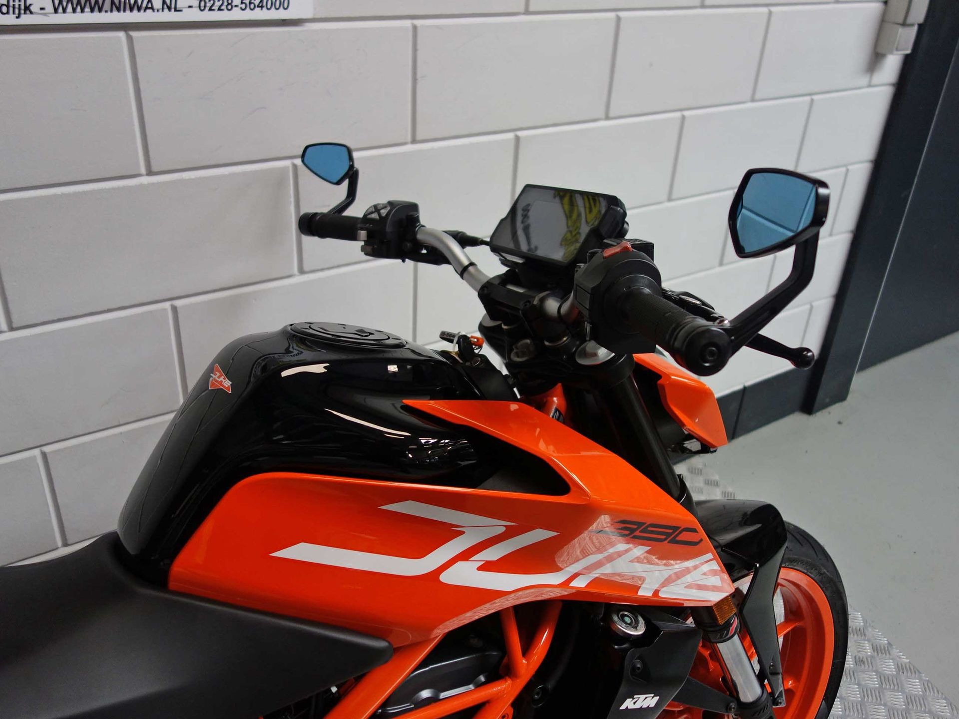 56632281-5 Gebruikte KTM 390 naked bike met 373cc motor uit 2017 bij NIWA Motoren