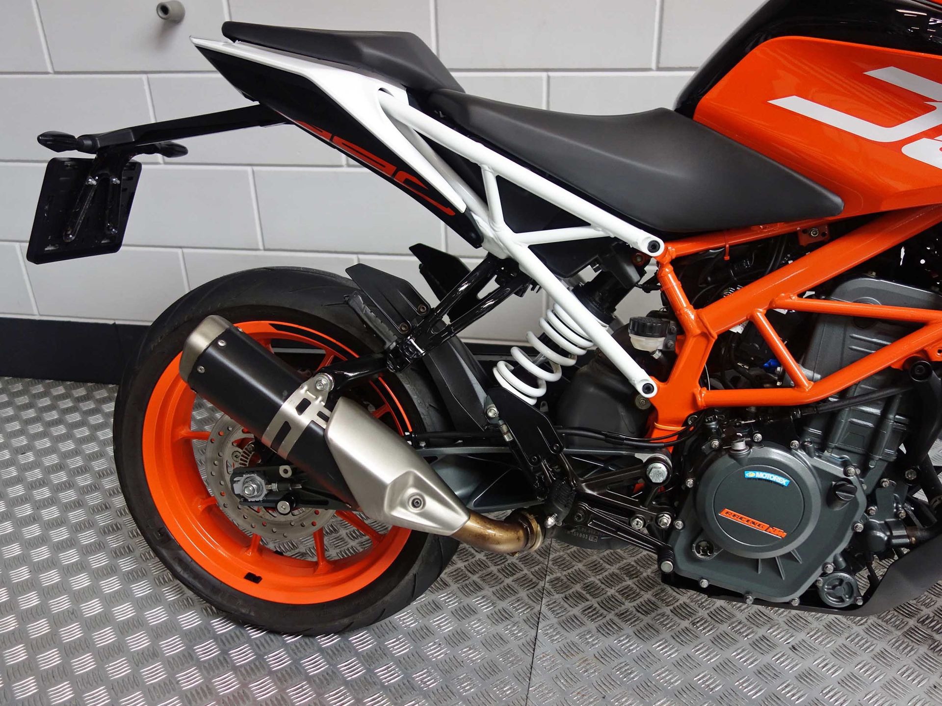 56632281-6 Gebruikte KTM 390 naked bike met 373cc motor uit 2017 bij NIWA Motoren