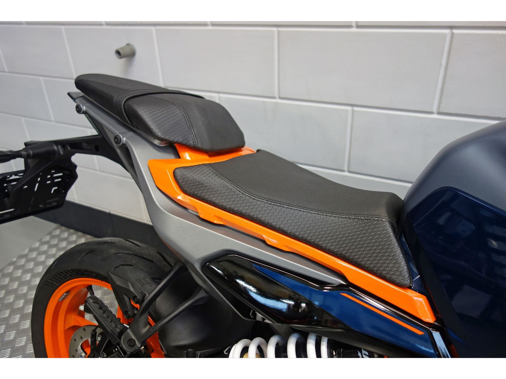 56632295-5 Nieuwe KTM 390 naked bike met 373cc motor uit 2025 bij NIWA Motoren