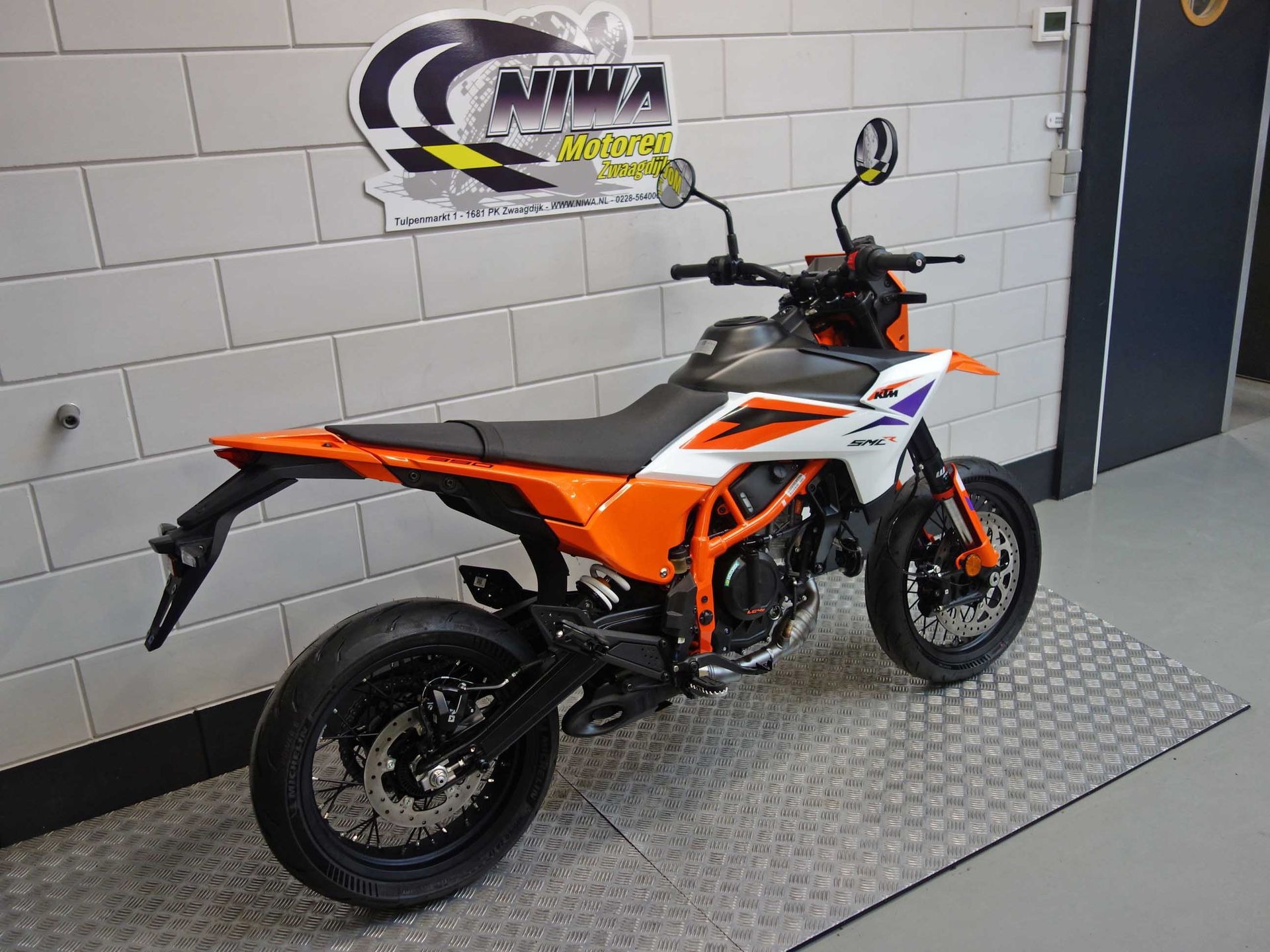 56632301-2 Nieuwe KTM 390 supermotard met 390cc motor uit 2026 bij NIWA Motoren