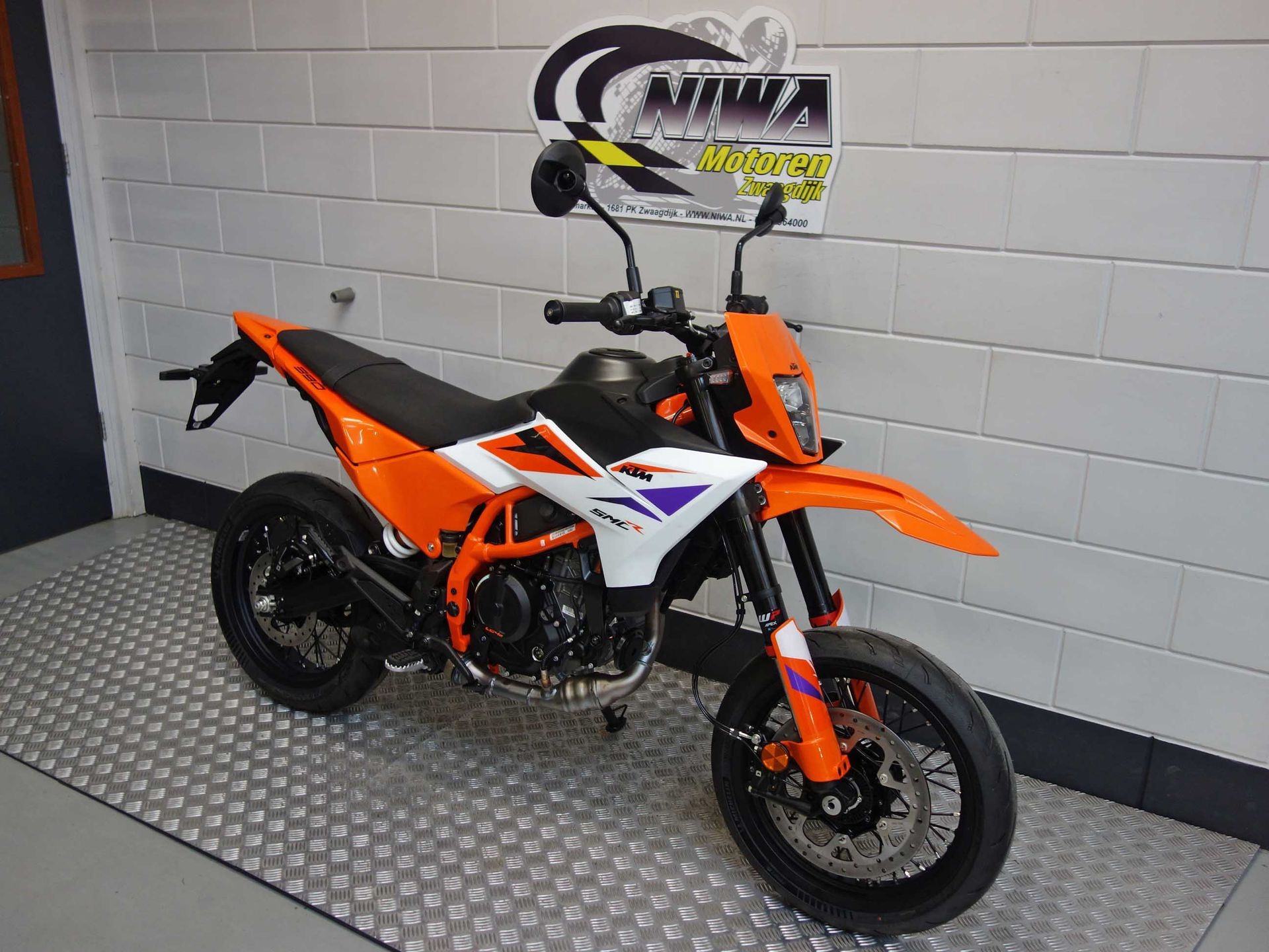 56632301-3 Nieuwe KTM 390 supermotard met 390cc motor uit 2026 bij NIWA Motoren