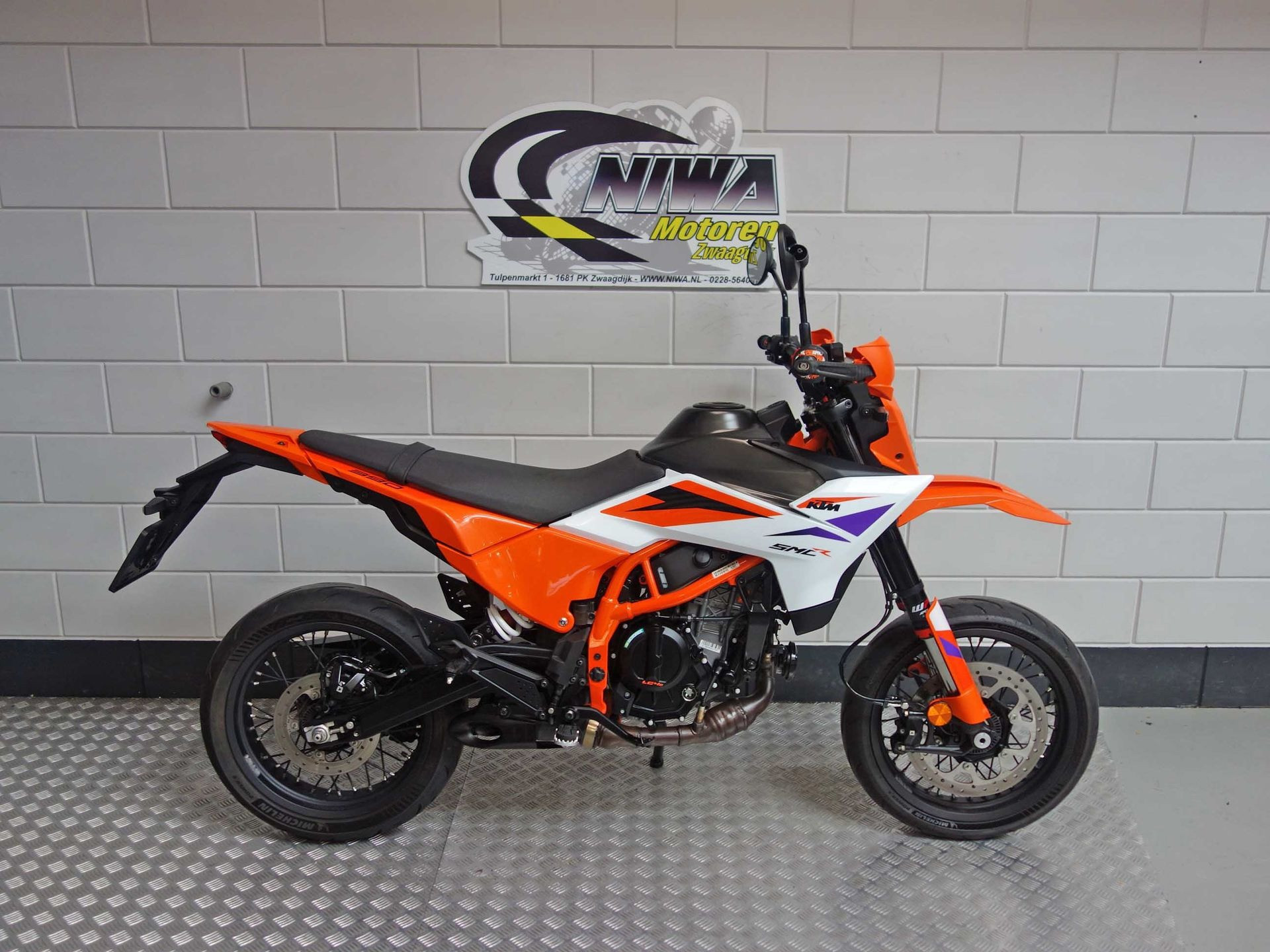 56632306-1 Gebruikte KTM 390 supermotard met 399cc motor uit 2025 bij NIWA Motoren