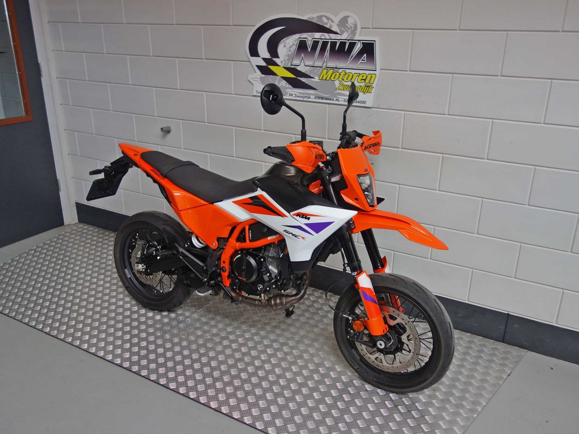 56632306-2 Gebruikte KTM 390 supermotard met 399cc motor uit 2025 bij NIWA Motoren