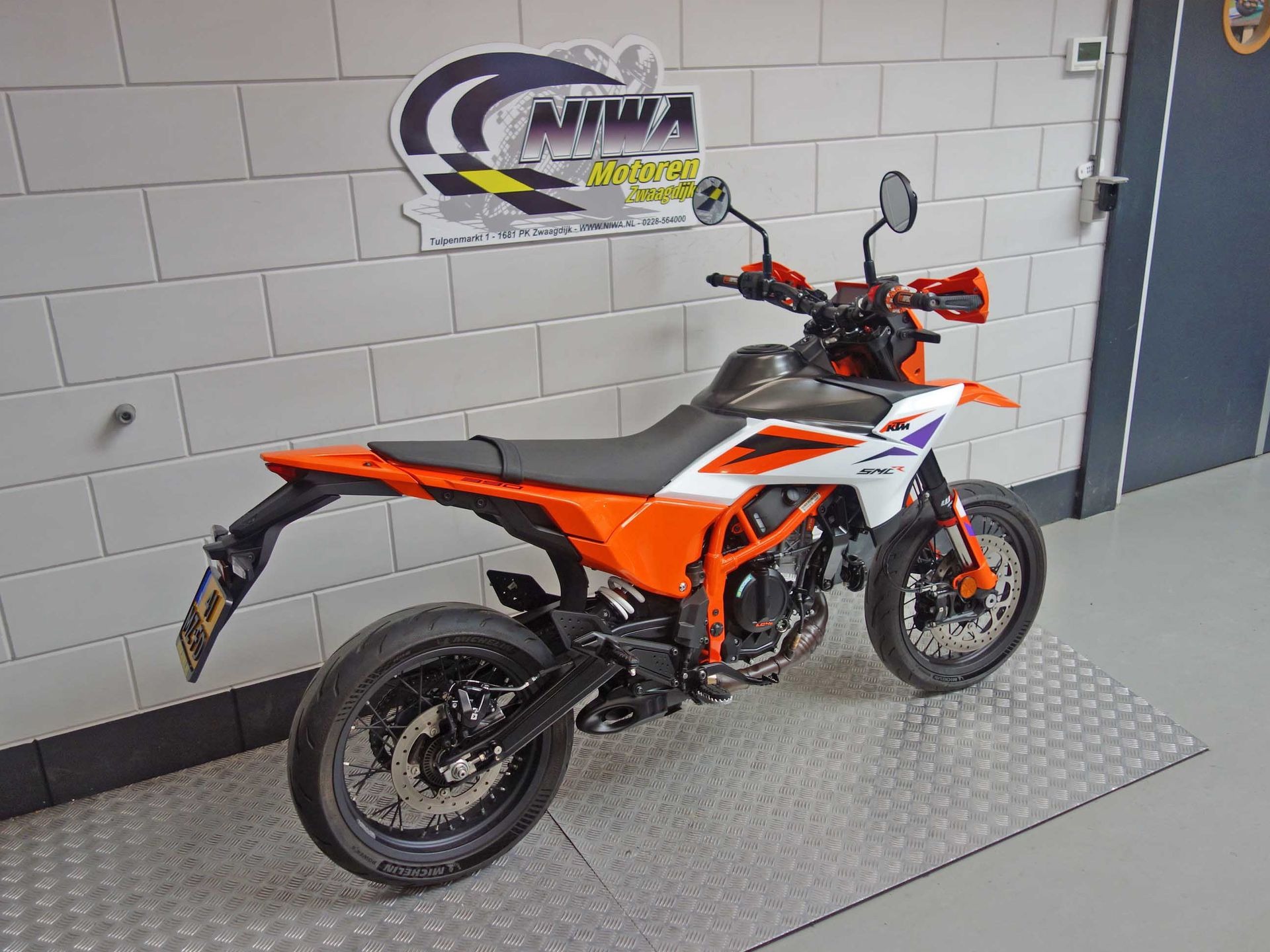 56632306-3 Gebruikte KTM 390 supermotard met 399cc motor uit 2025 bij NIWA Motoren