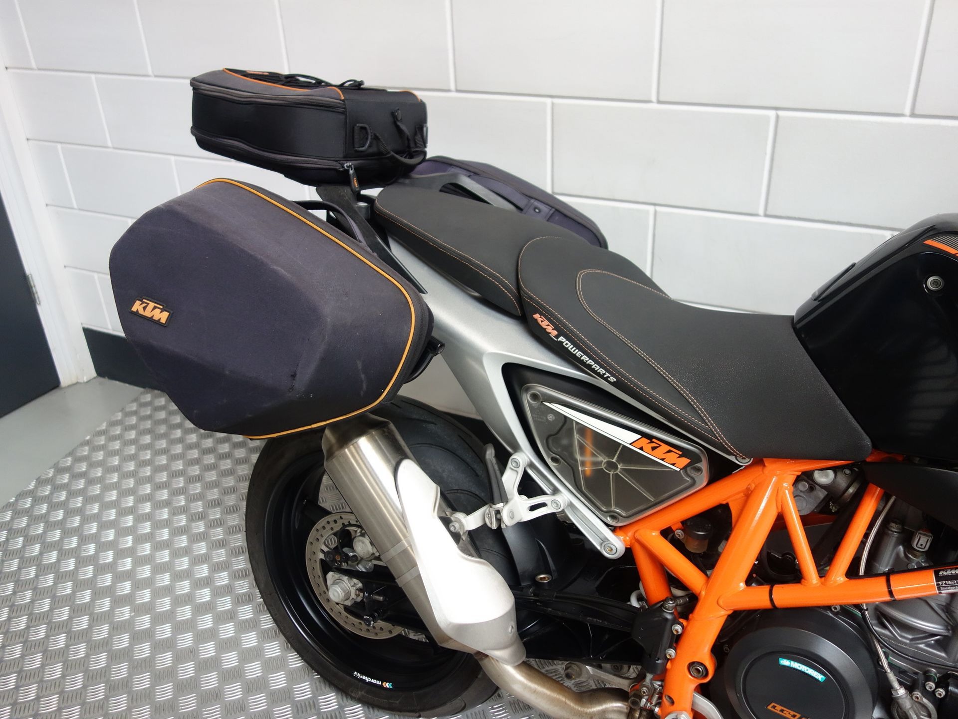 56632319-4 Gebruikte KTM 690 naked bike met 690cc motor uit 2012 bij NIWA Motoren