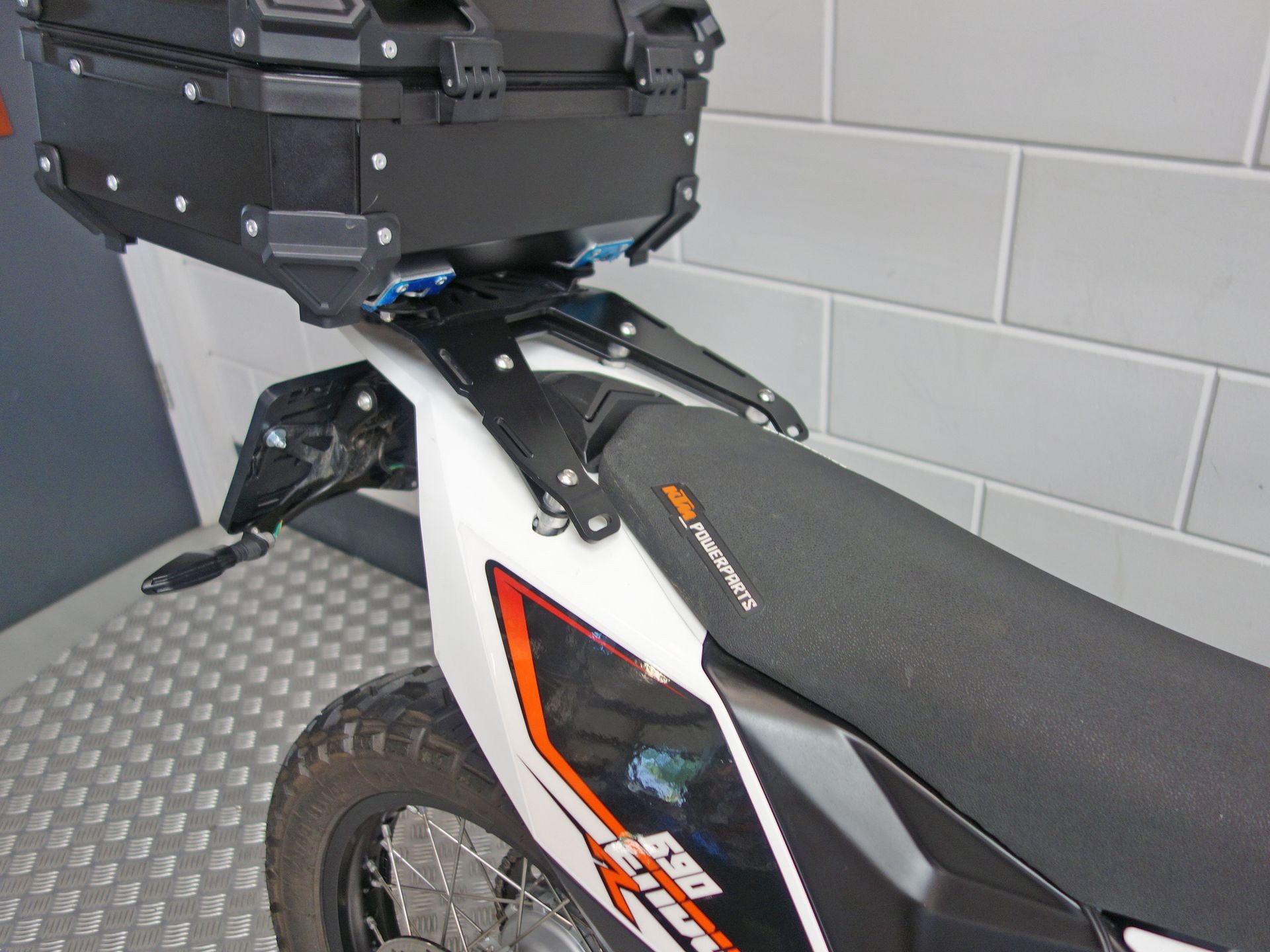 56632336-6 Gebruikte KTM 690 enduro met 690cc motor uit 2017 bij NIWA Motoren