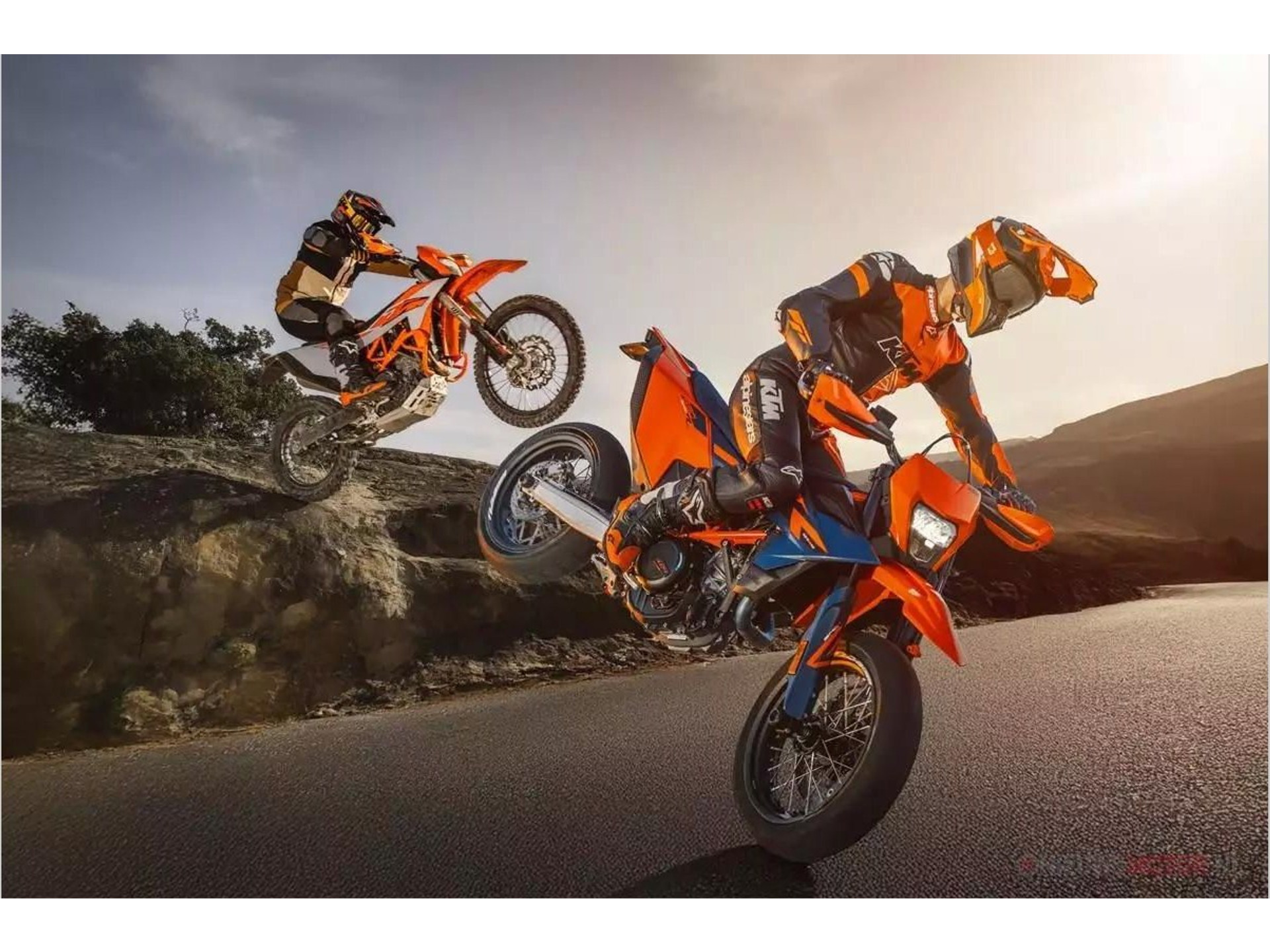 56632343-10 Nieuwe KTM 690 supermotard met 692cc motor uit 2026 bij NIWA Motoren
