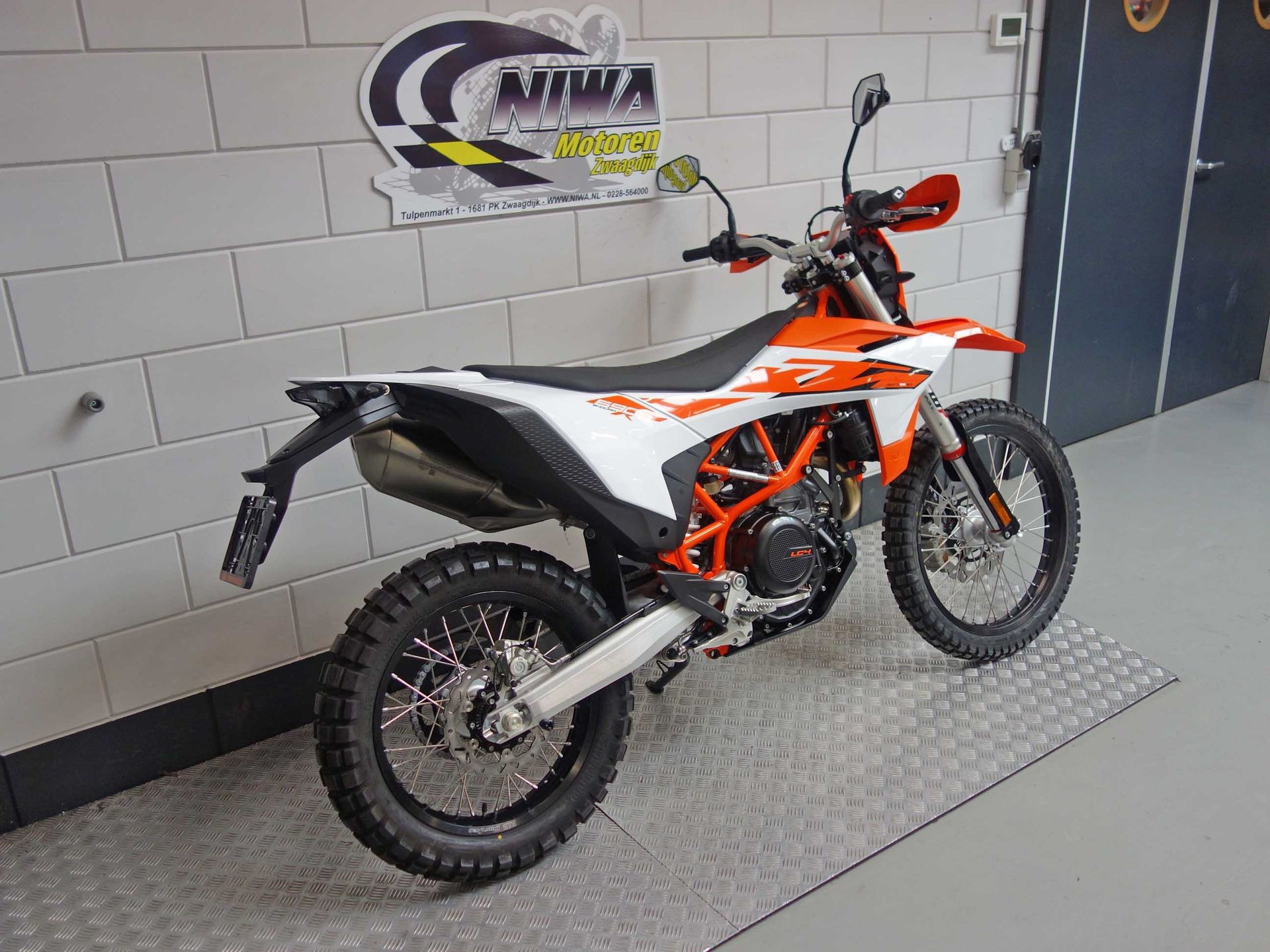 56632351-3 Nieuwe KTM 690 enduro met 690cc motor uit 2026 bij NIWA Motoren