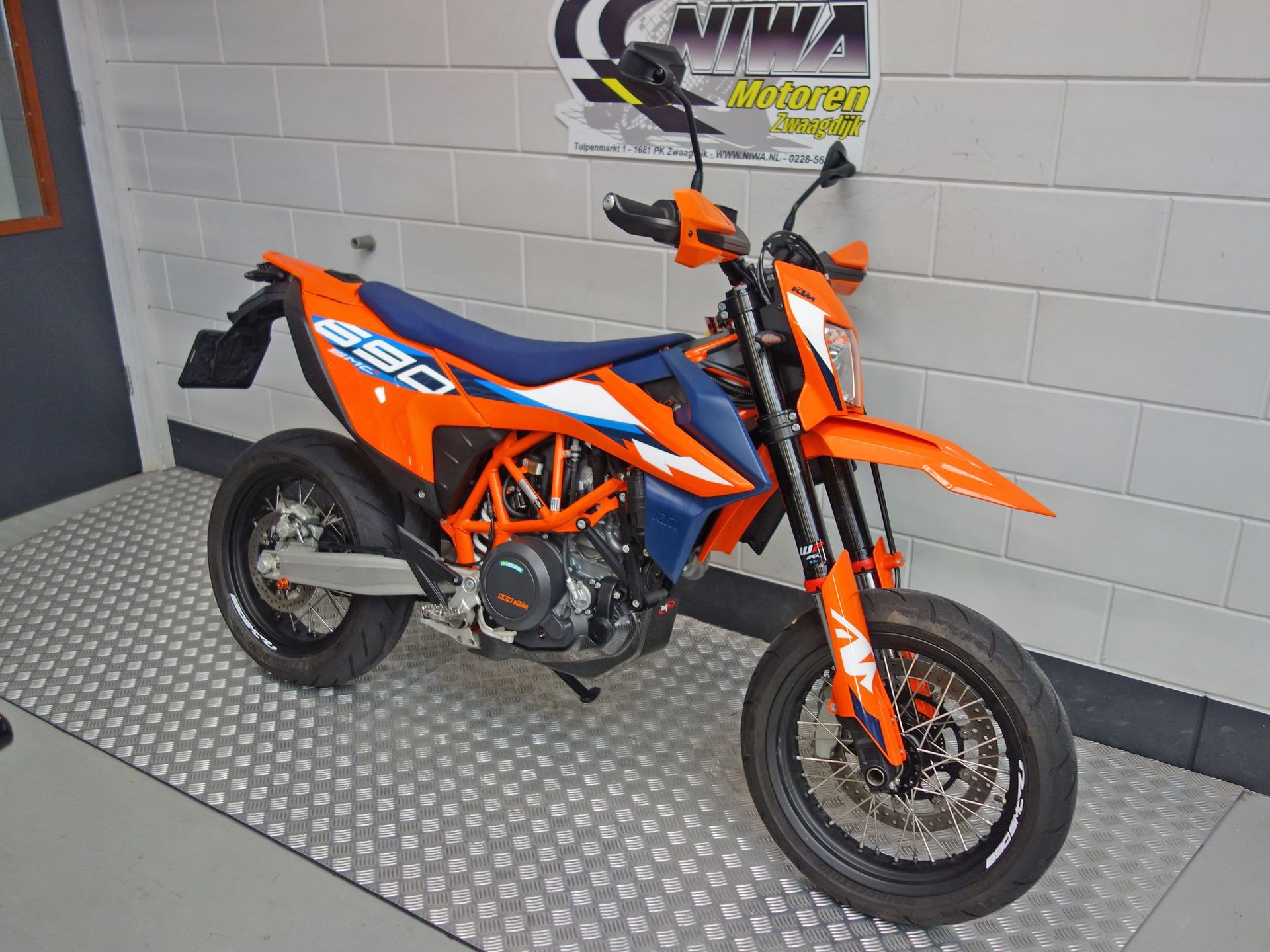 56632354-2 Gebruikte KTM 690 supermotard met 693cc motor uit 2024 bij NIWA Motoren