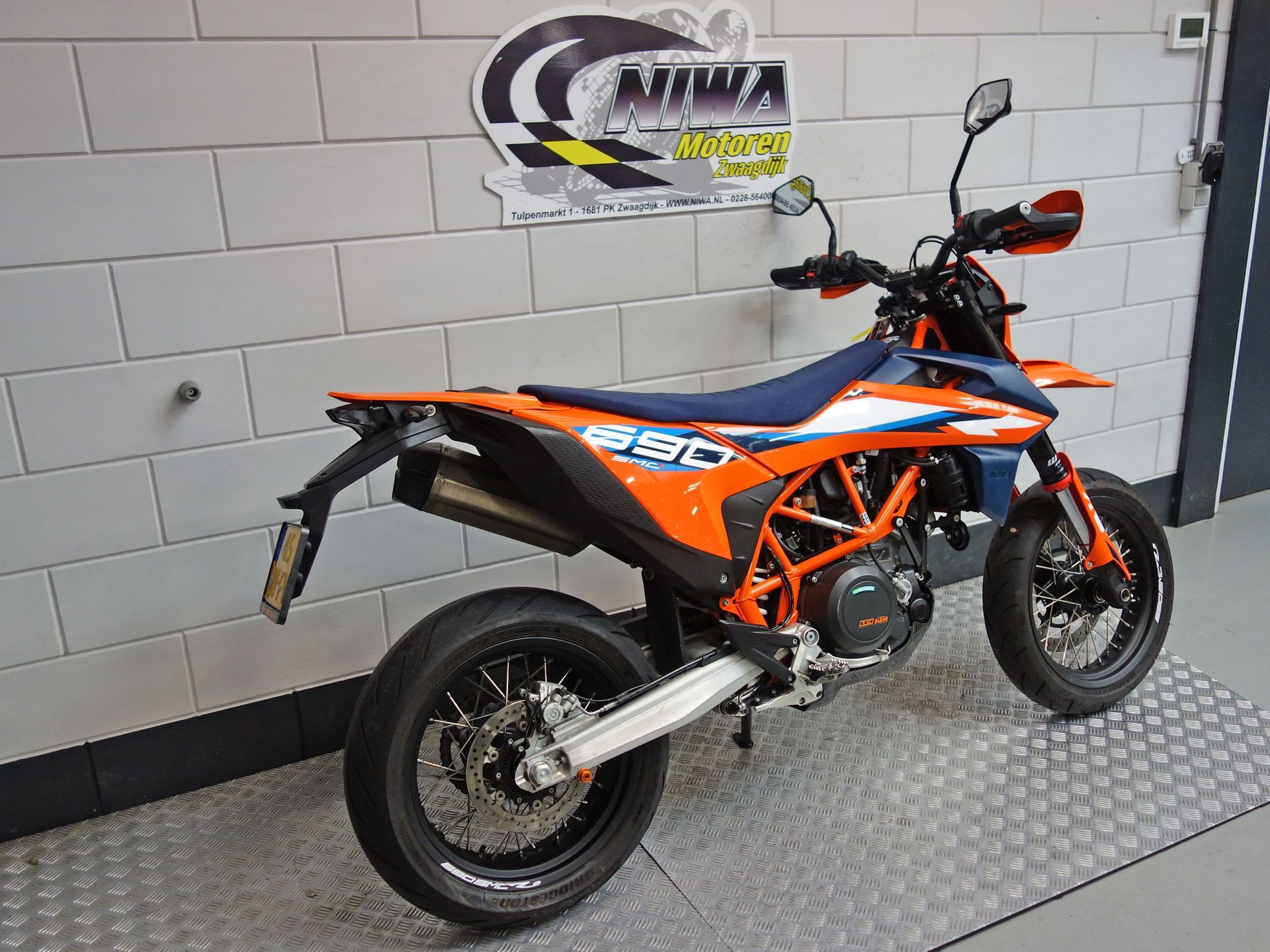 56632354-3 Gebruikte KTM 690 supermotard met 693cc motor uit 2024 bij NIWA Motoren