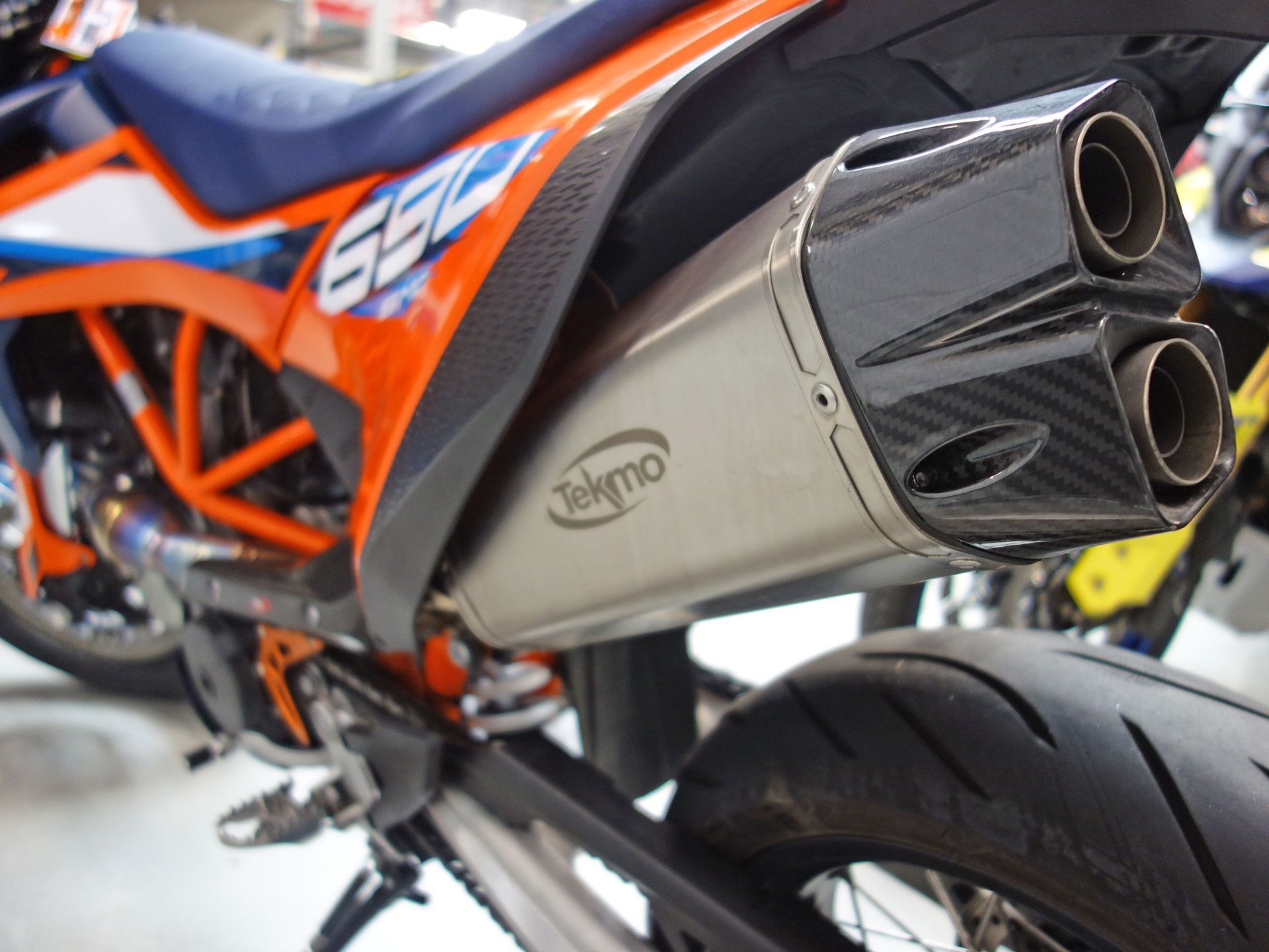 56632354-5 Gebruikte KTM 690 supermotard met 693cc motor uit 2024 bij NIWA Motoren