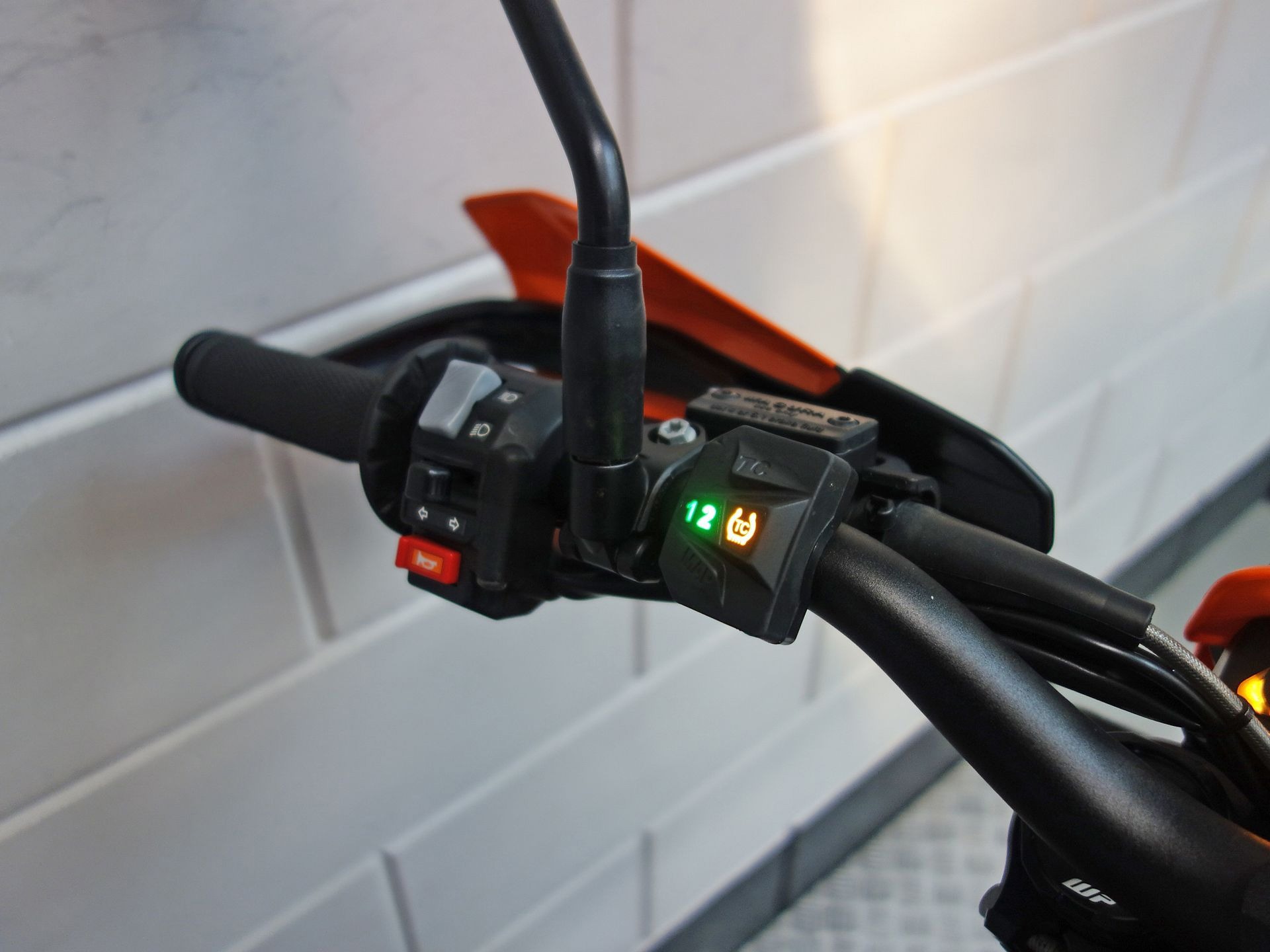 56632354-6 Gebruikte KTM 690 supermotard met 693cc motor uit 2024 bij NIWA Motoren