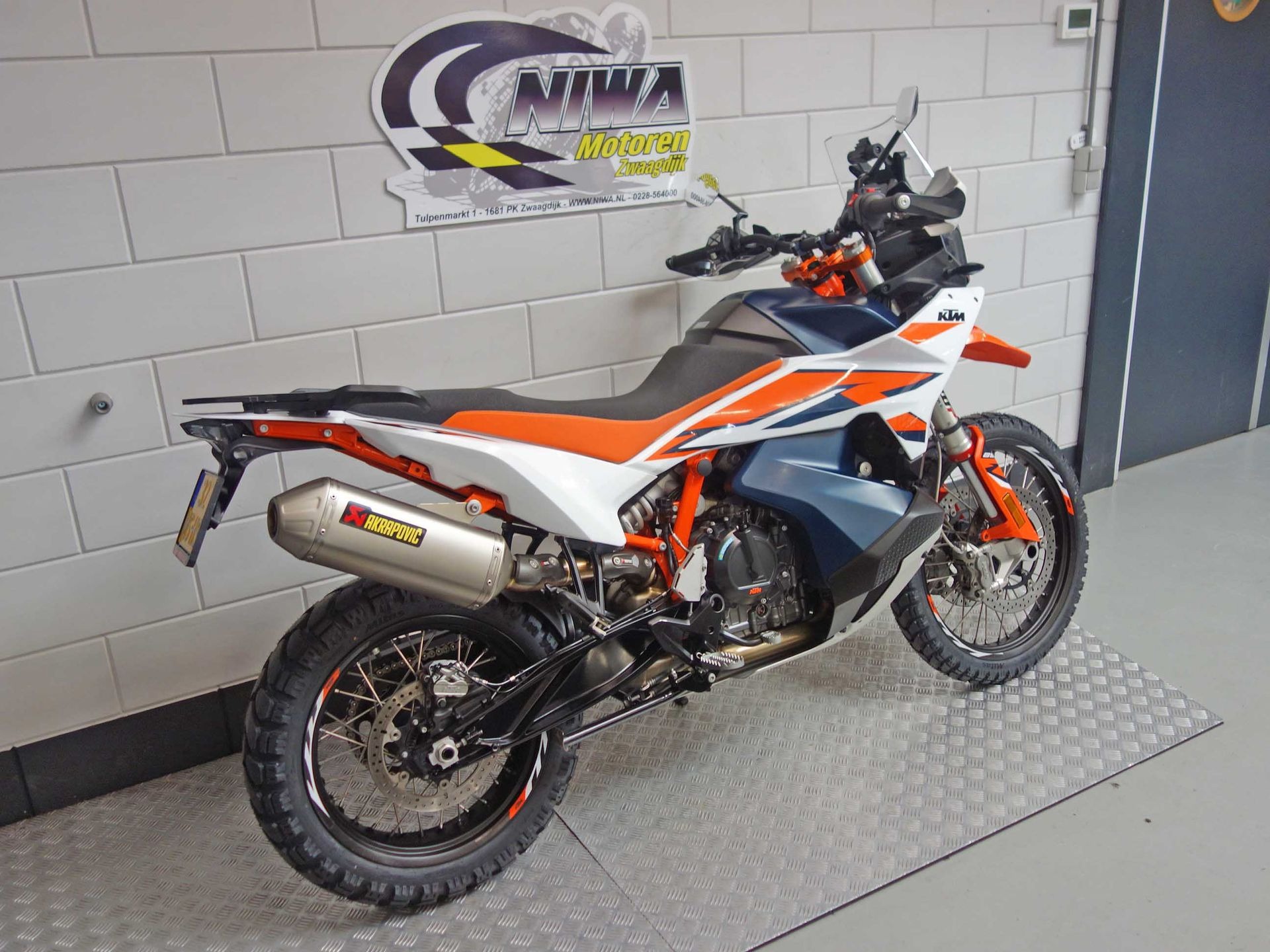 56632418-3 Gebruikte KTM 890 naked bike met 889cc motor uit 2023 bij NIWA Motoren
