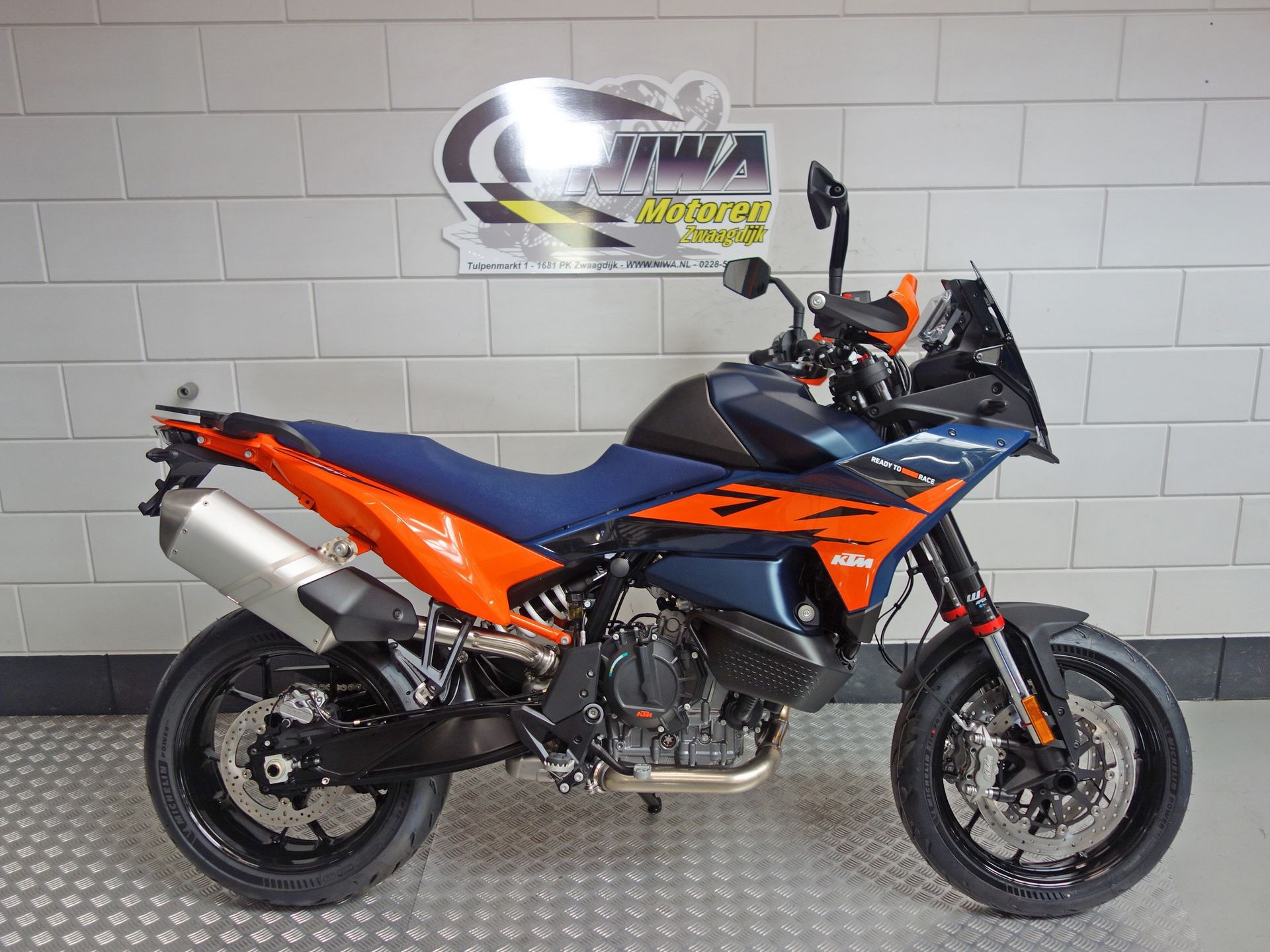 56632433-2 Nieuwe KTM 890 supermotard met 889cc motor uit 2026 bij NIWA Motoren