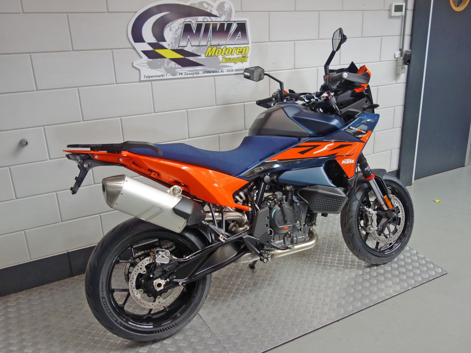 56632433-3 Nieuwe KTM 890 supermotard met 889cc motor uit 2026 bij NIWA Motoren